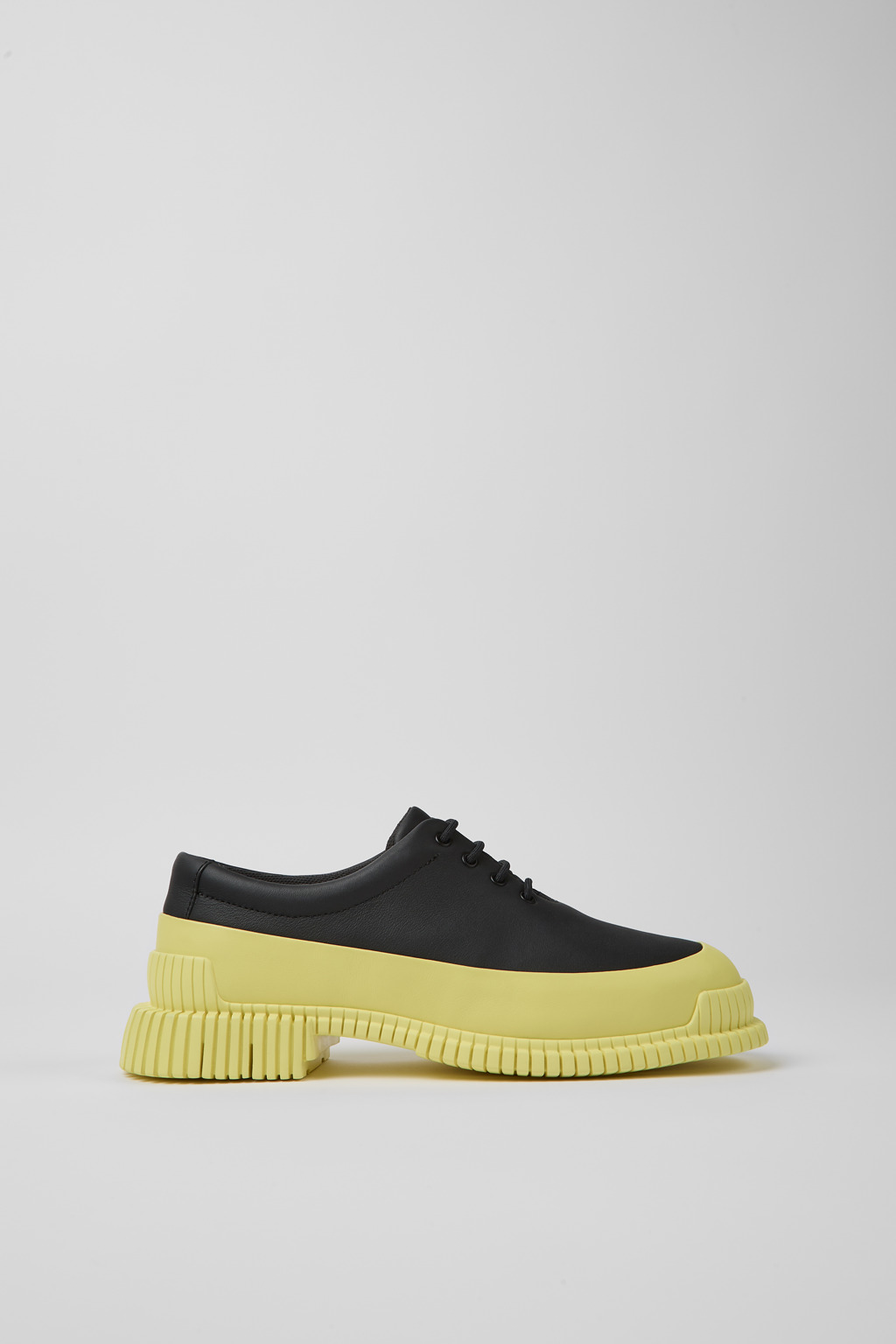 Black and yellow leather lace-up shoes for women