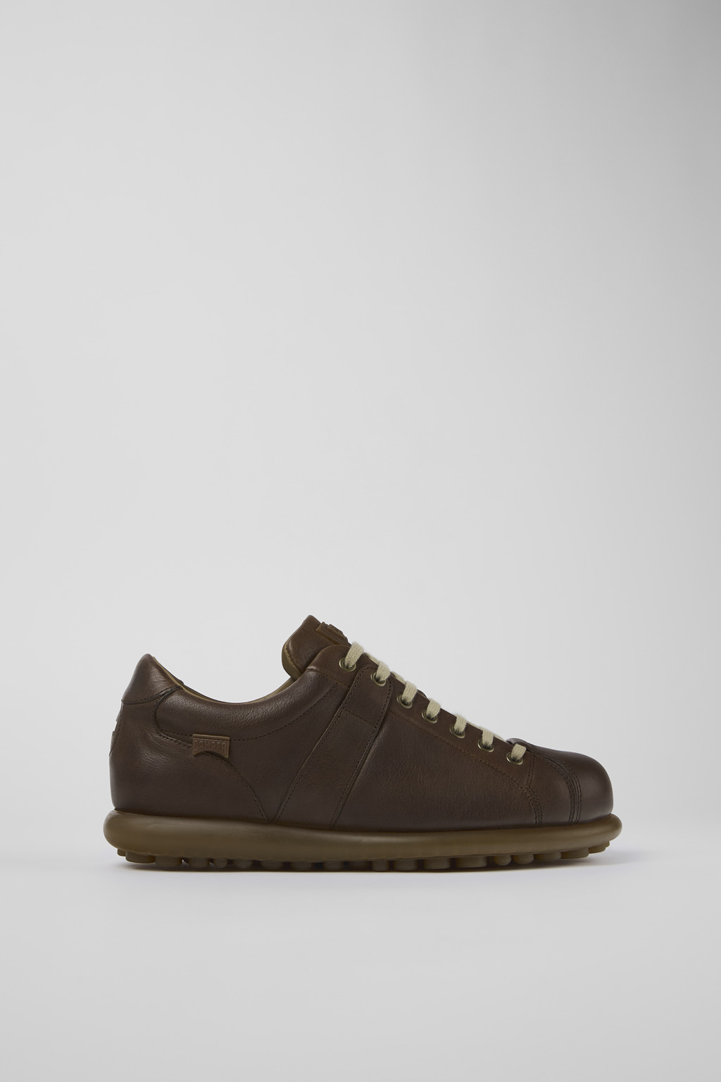 Light brown vegetable tanned leather shoes