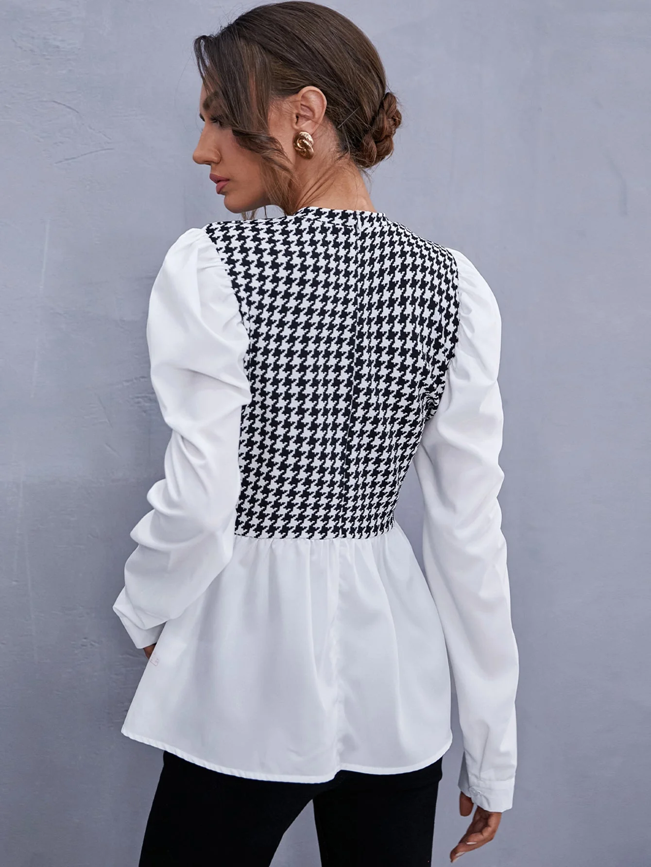 KittenAlarm - Zipper Back Houndstooth Blouse