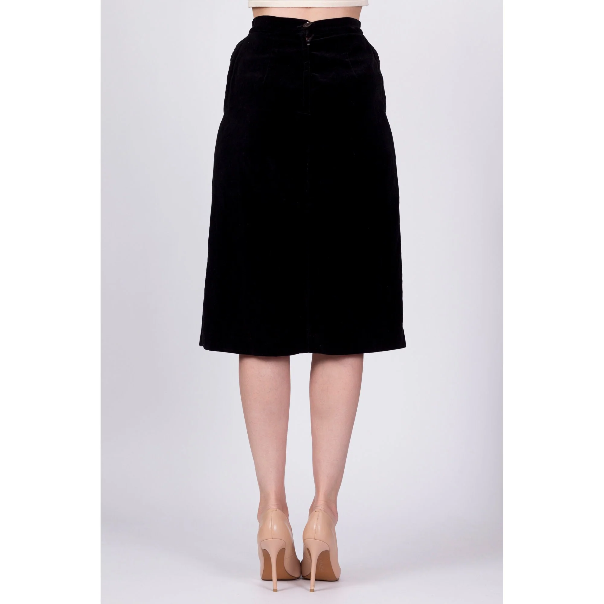 1960s Black Velvet Knee Length Skirt - Extra Small, 25