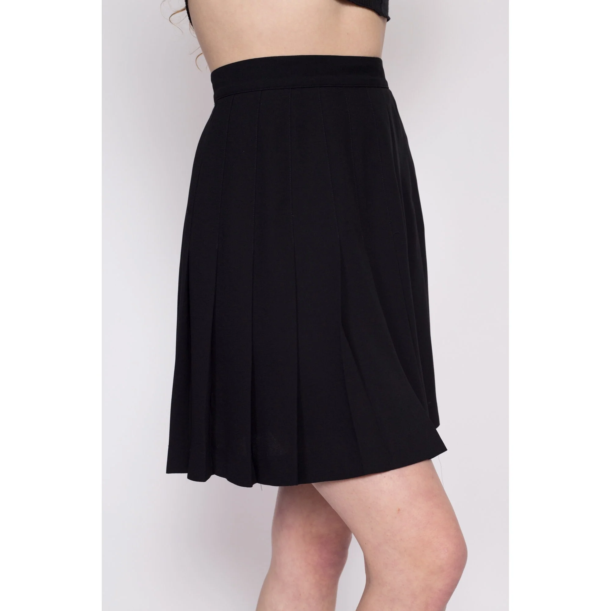 Small 90s Black Pleated Mini Skirt 26