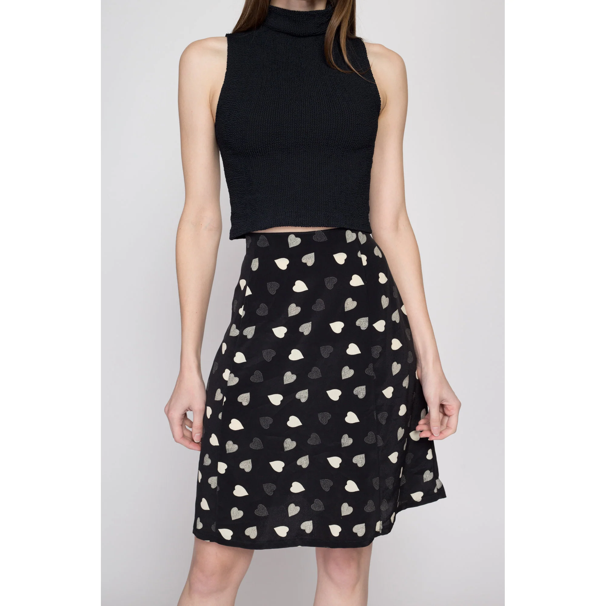 Medium 90s Black Heart Print Mini Skirt 27