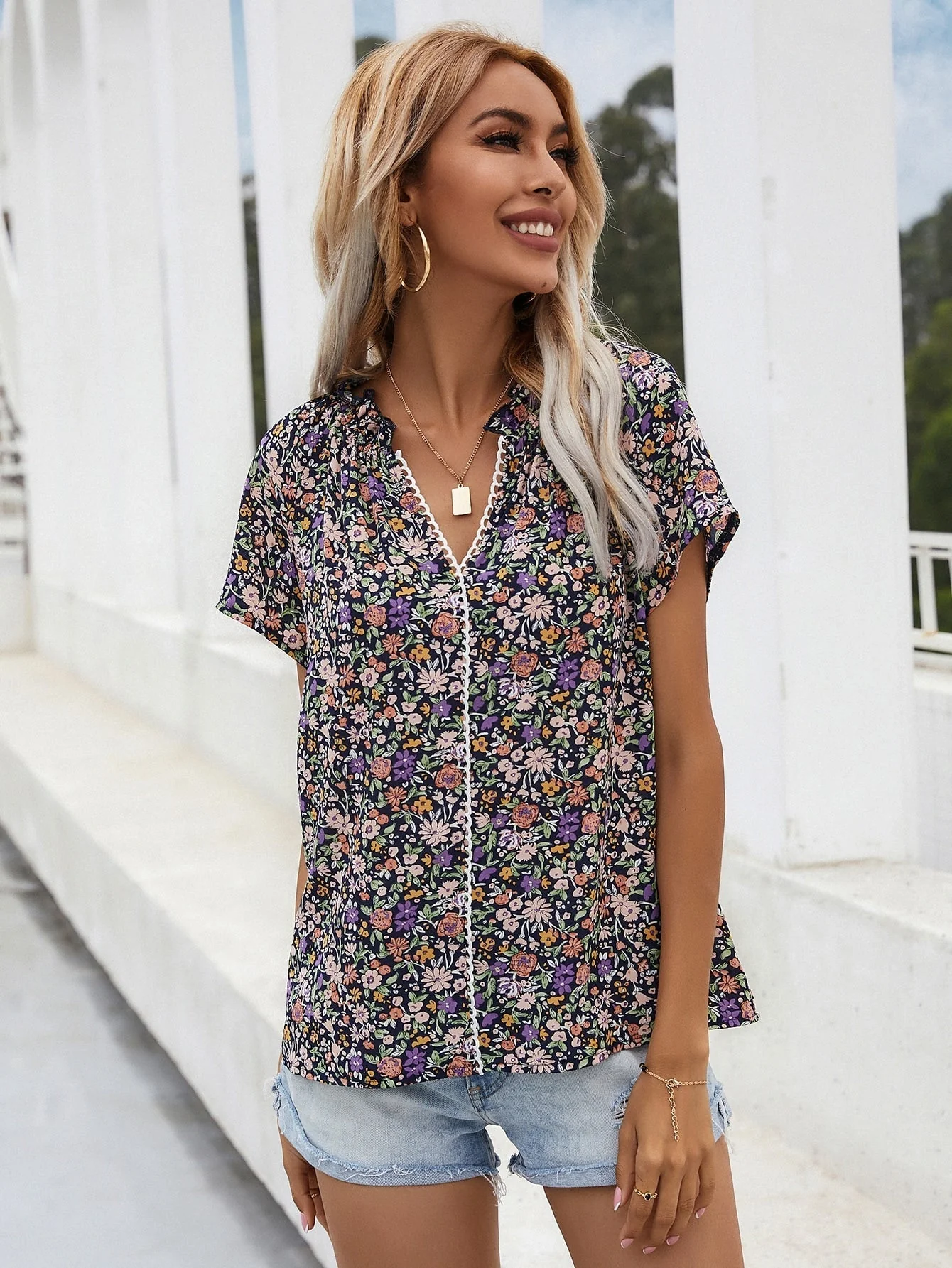 KittenAlarm - V-neck Floral Short-sleeved Chiffon Shirt