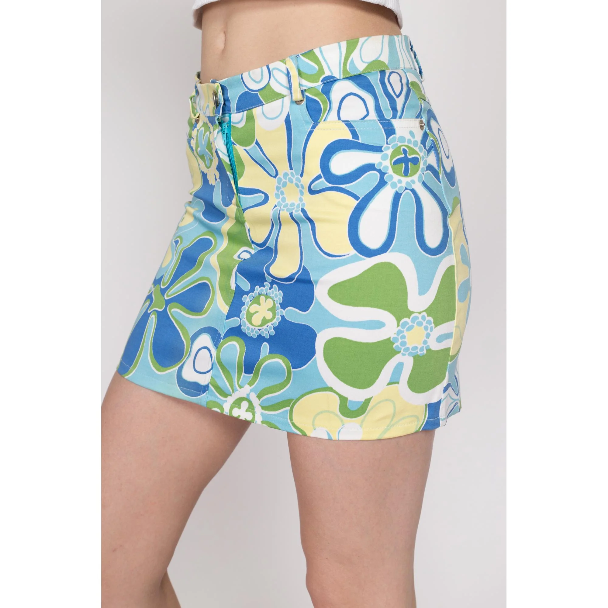 XS-Sm Y2K Flower Power Mid Rise Mini Skirt