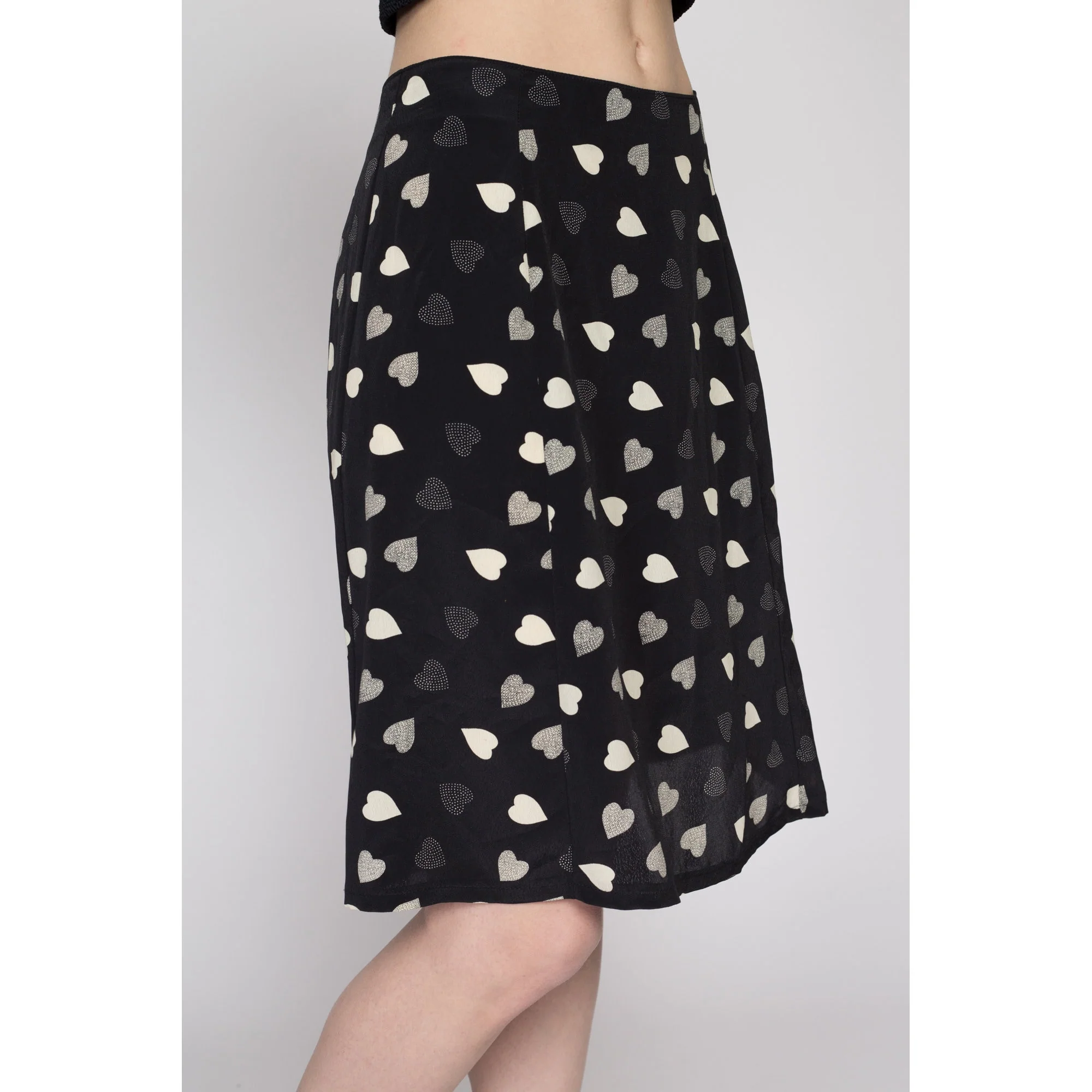 Medium 90s Black Heart Print Mini Skirt 27