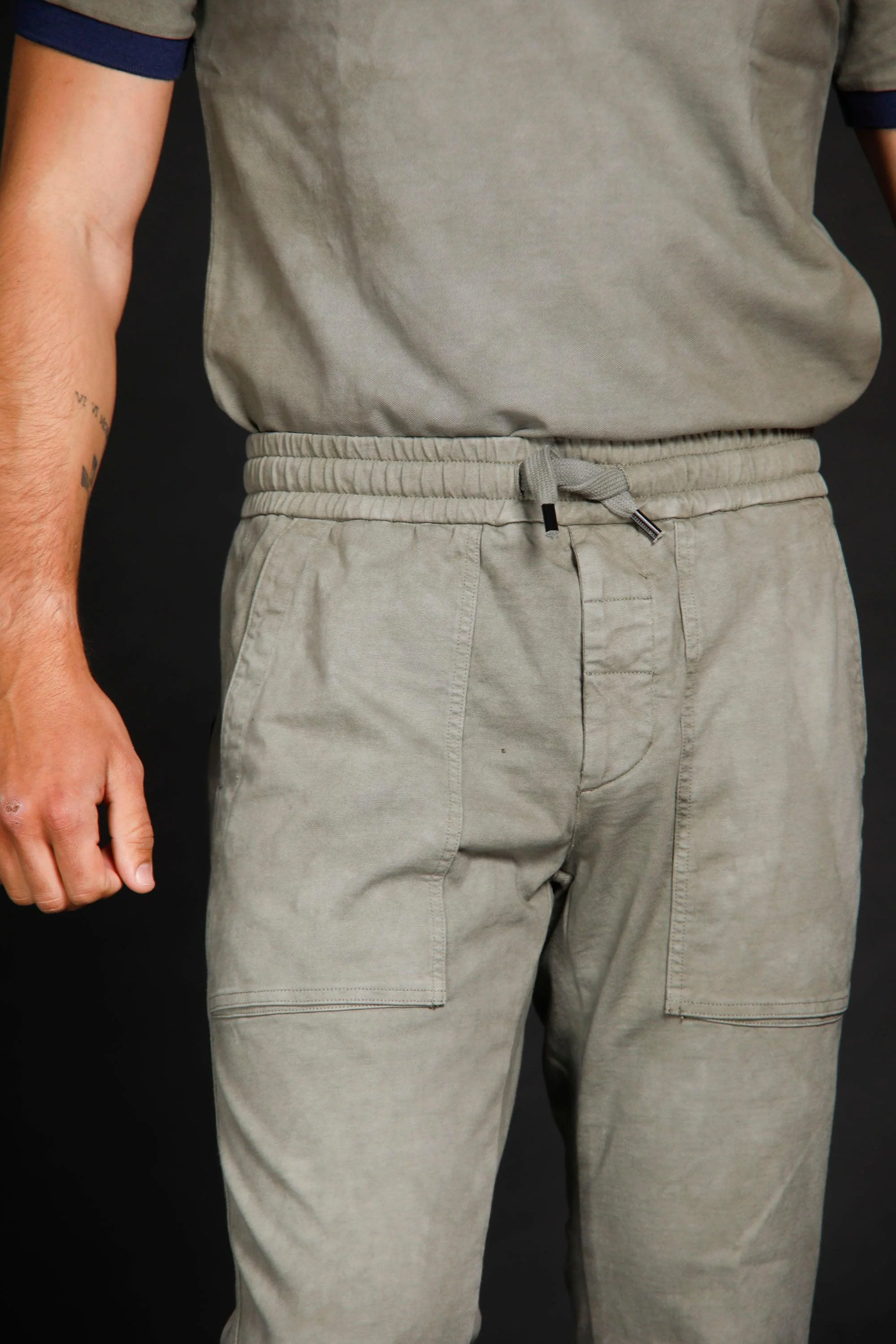 Arizona Fatigue man cargo pants in stretch jersey Logo edition carrot fit