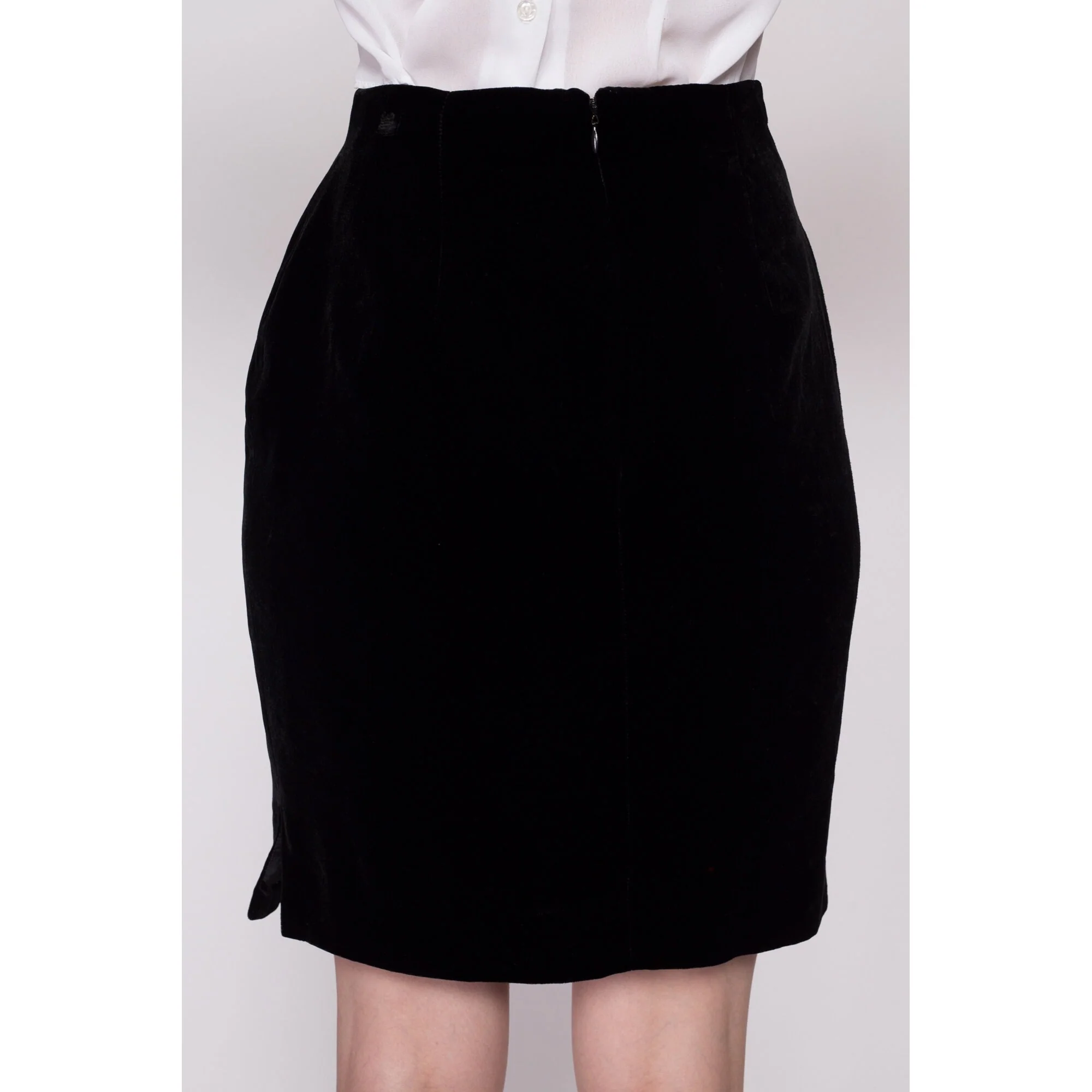 XS 80s Black Velvet Fitted Mini Skirt 25