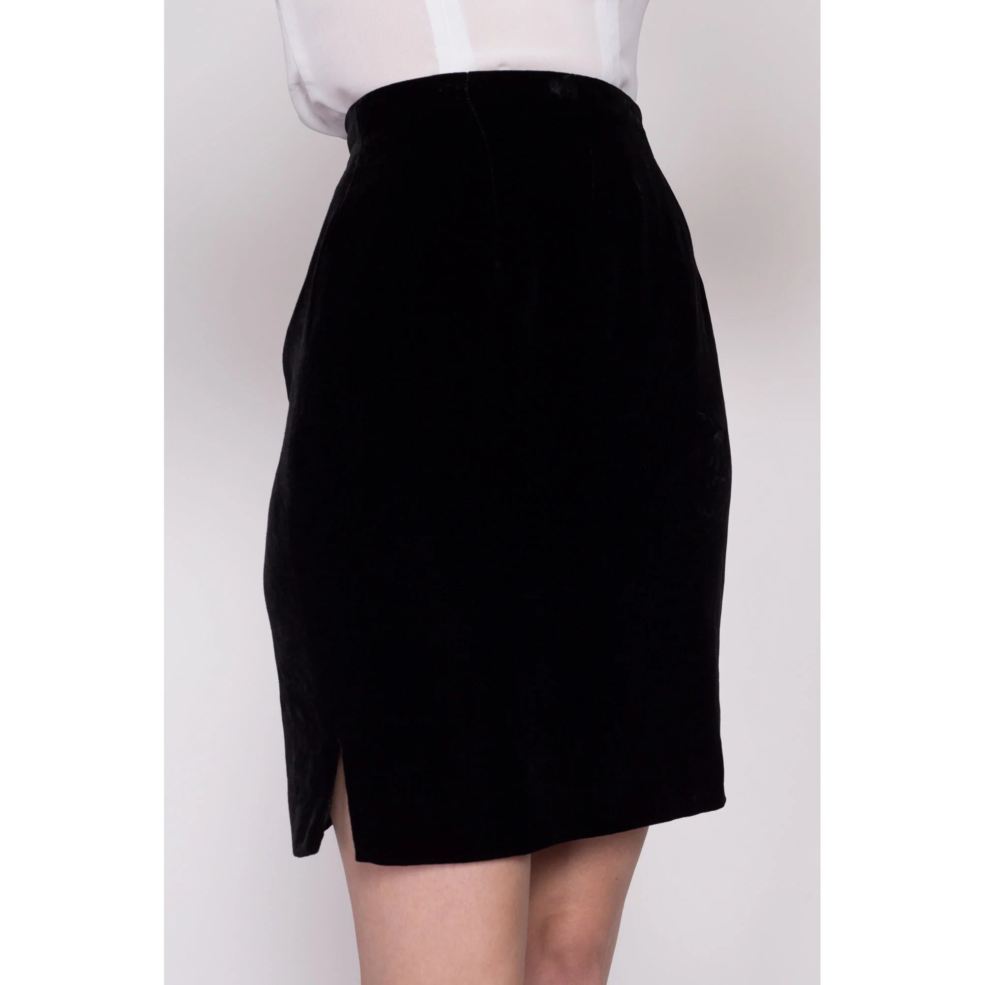 XS 80s Black Velvet Fitted Mini Skirt 25
