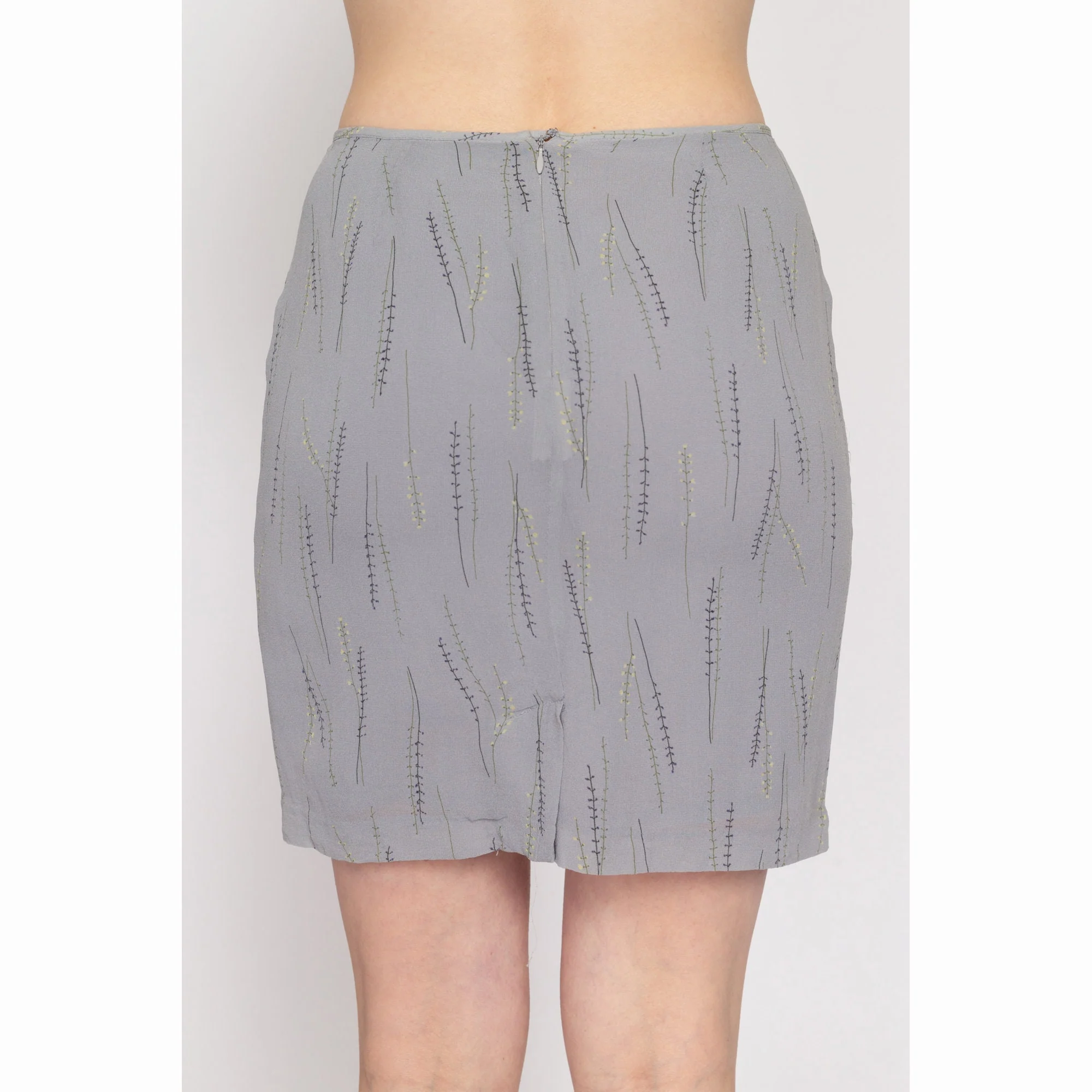 Medium 90s Grey Silk Falling Vine Print Mini Skirt 27.5