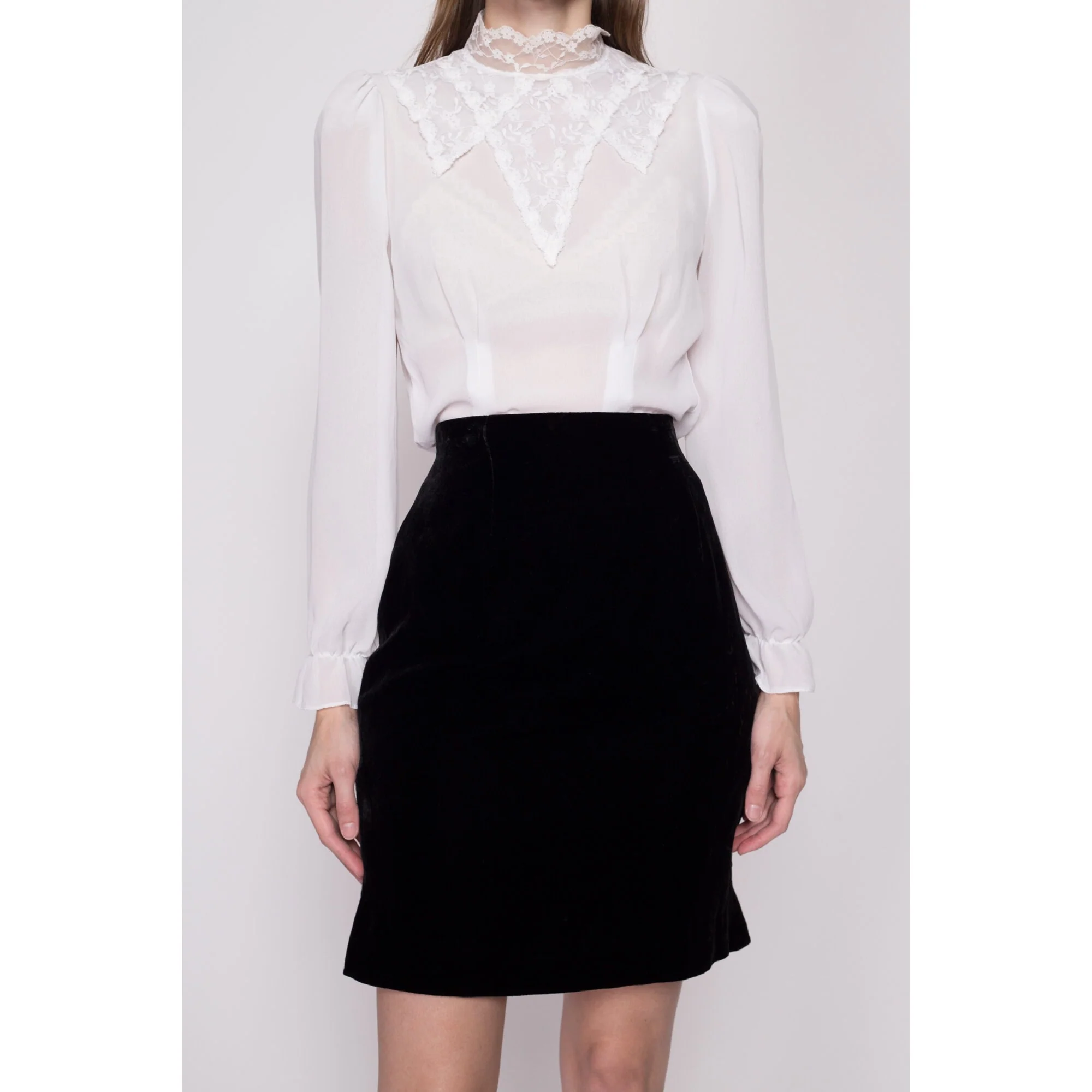 XS 80s Black Velvet Fitted Mini Skirt 25