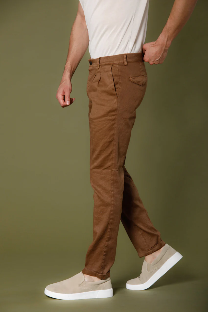 Amalfi 2 Pinces men's chino pants in linen and cotton twill carrot fit