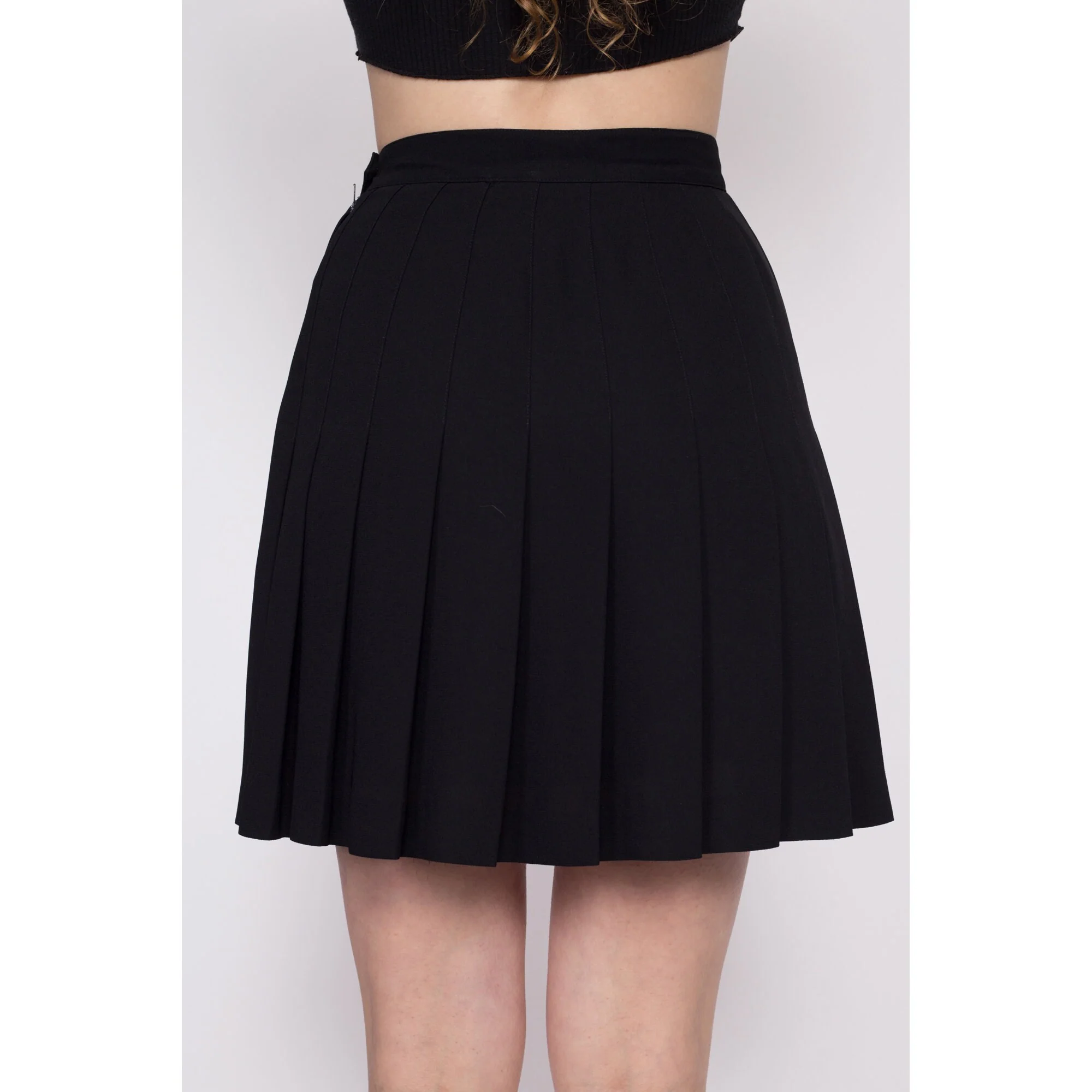 Small 90s Black Pleated Mini Skirt 26