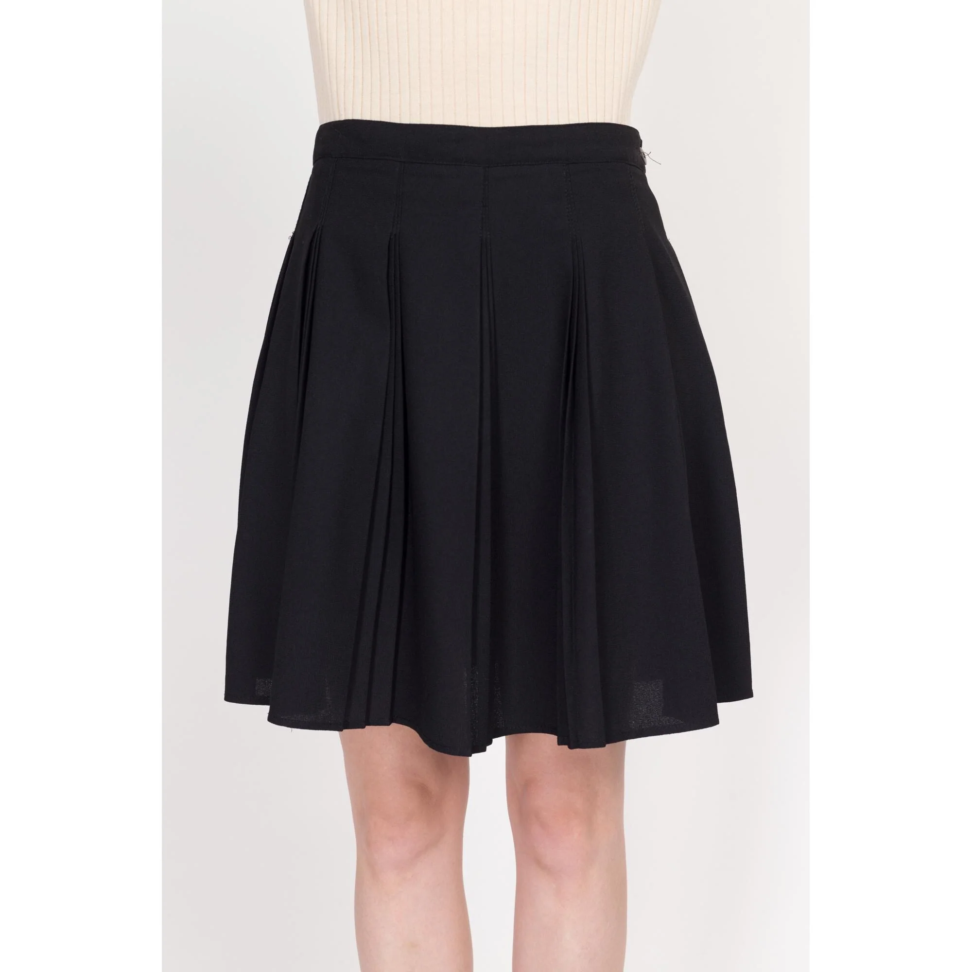 Medium 90s Black Pleated Mini Skirt 28
