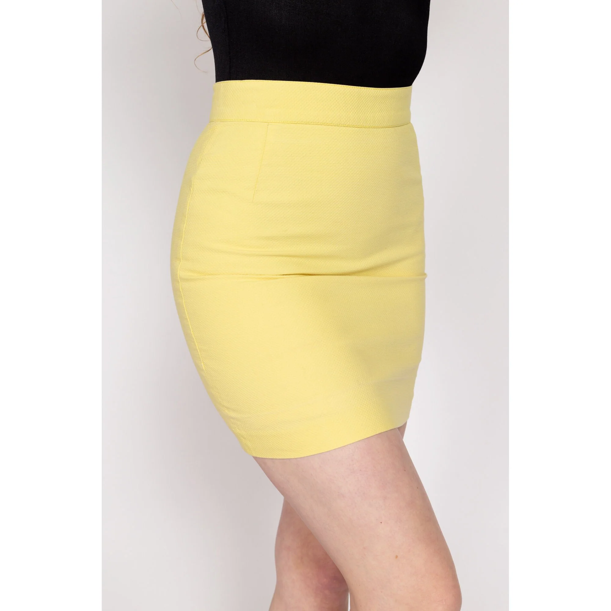 Small 80s Yellow Waffle Textured Mini Skirt 26.5