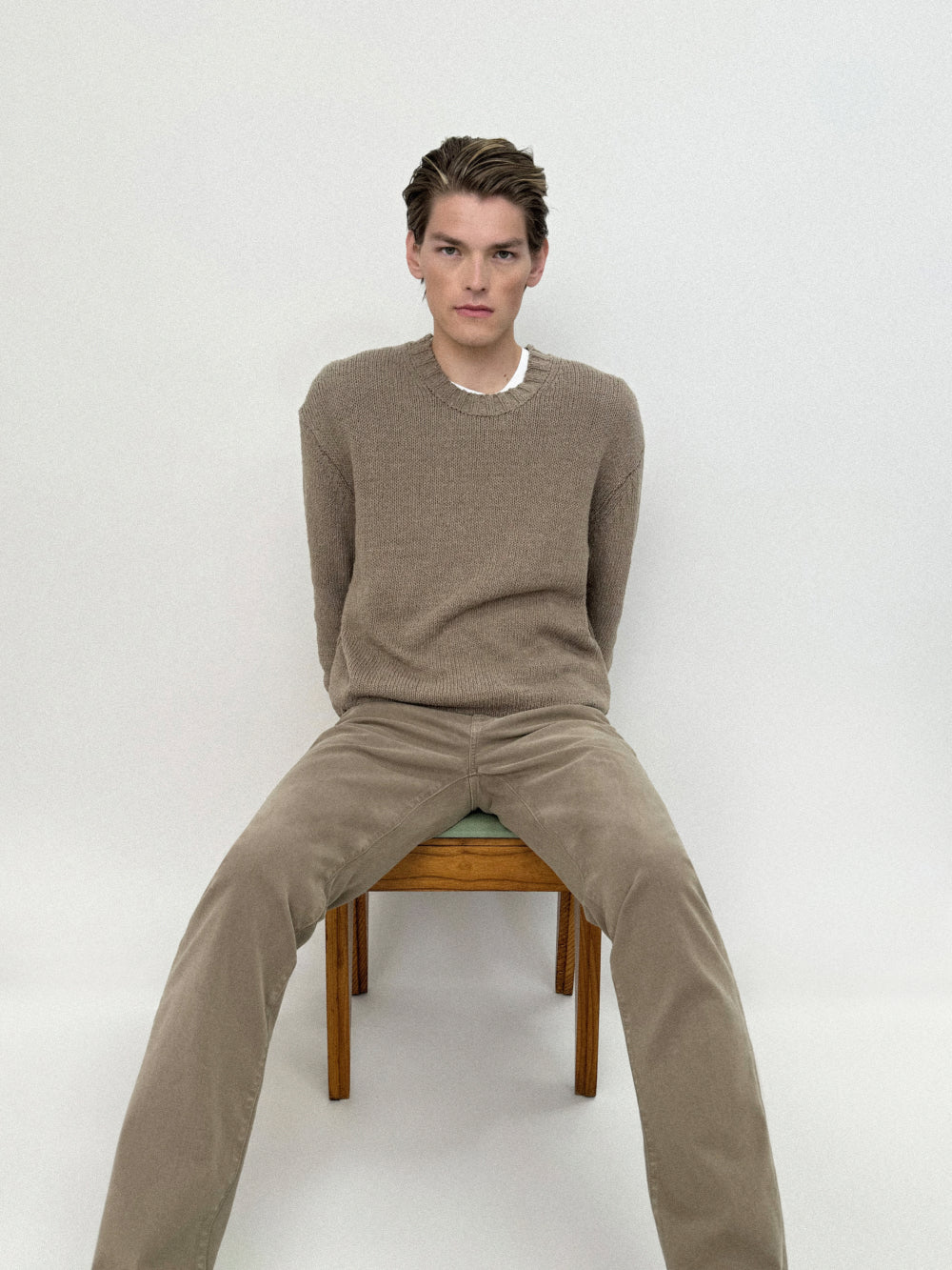 The Cashmere Crewneck Sweater -- Soft Mocha