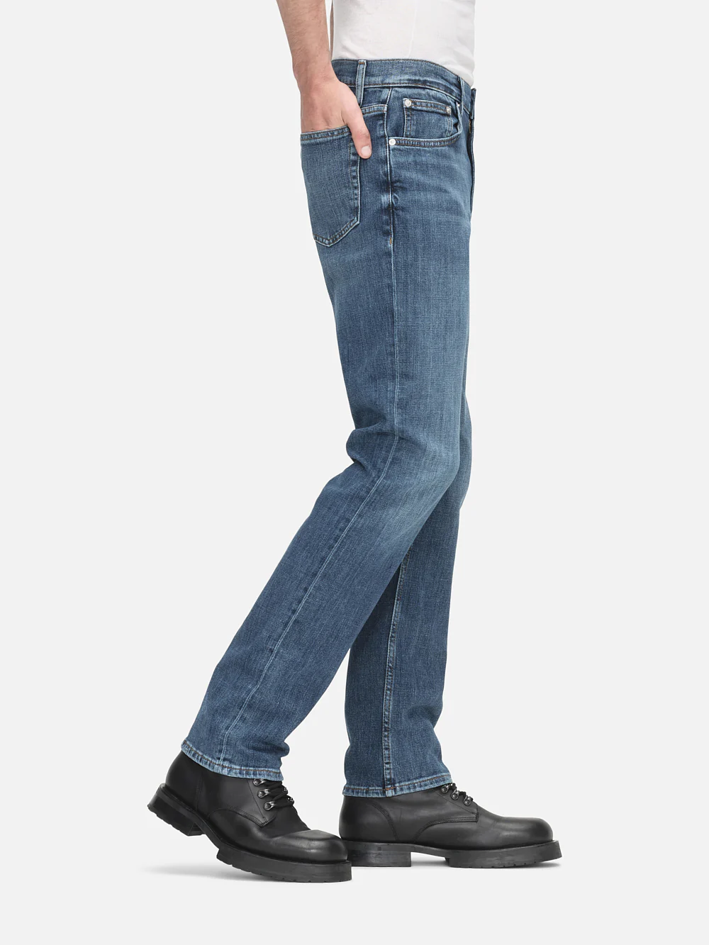 Modern Straight -- Freetown