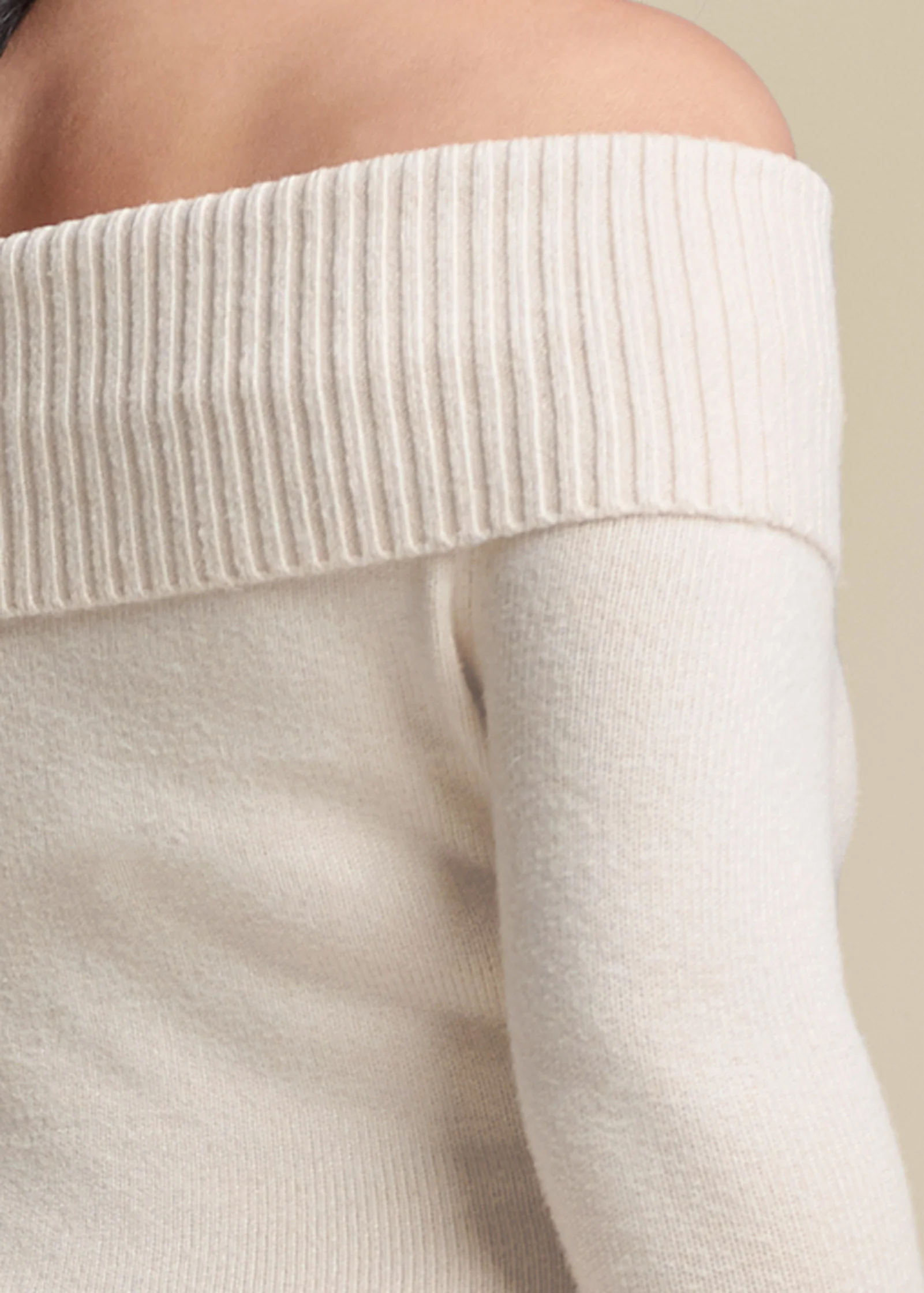 Off-the-shoulder knit dress - Off White