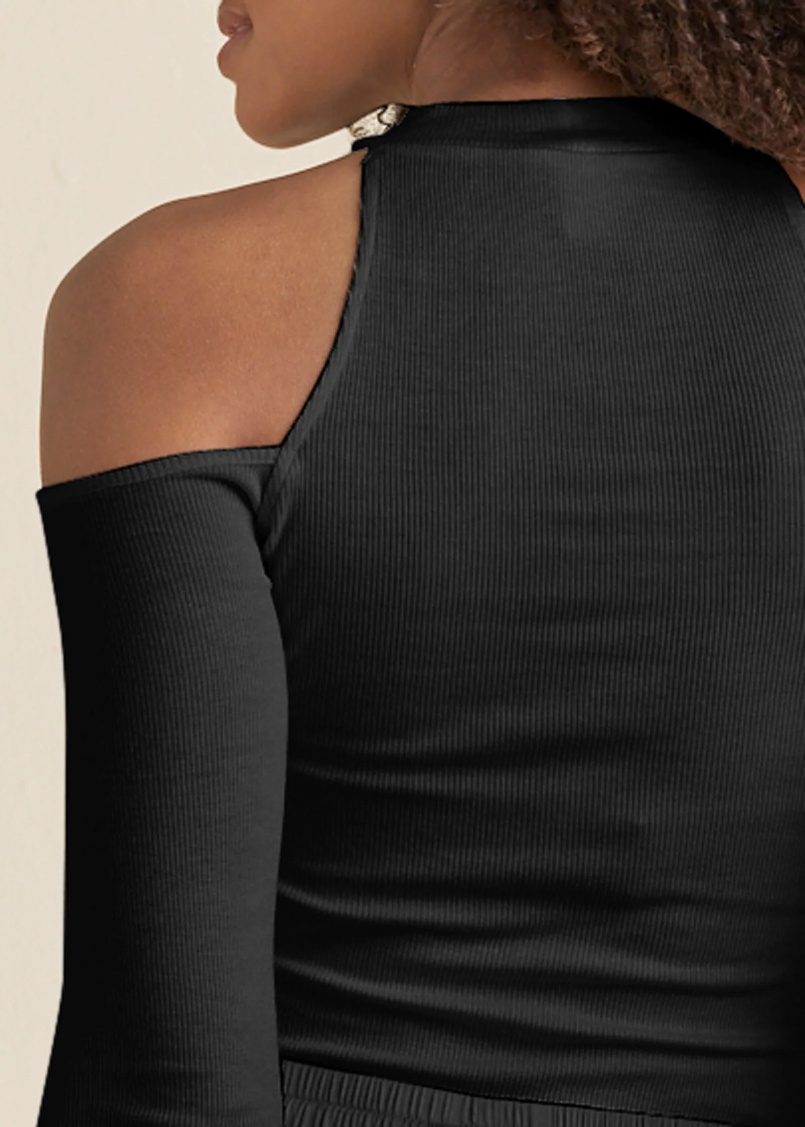 Ribbed cold shoulder top - Black