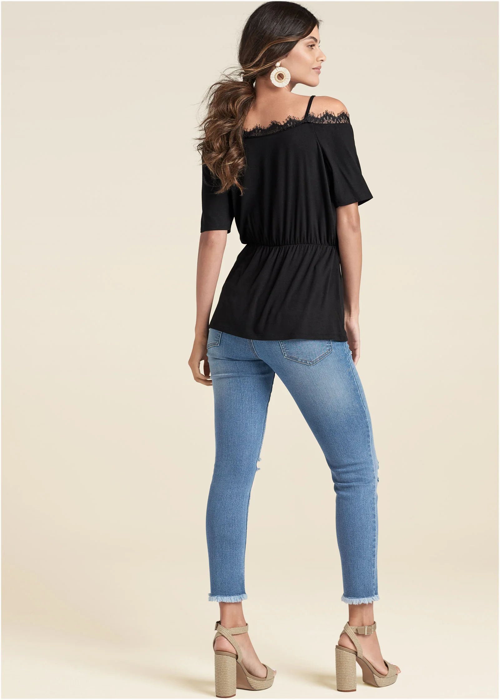Cold-shoulder lace top - Black