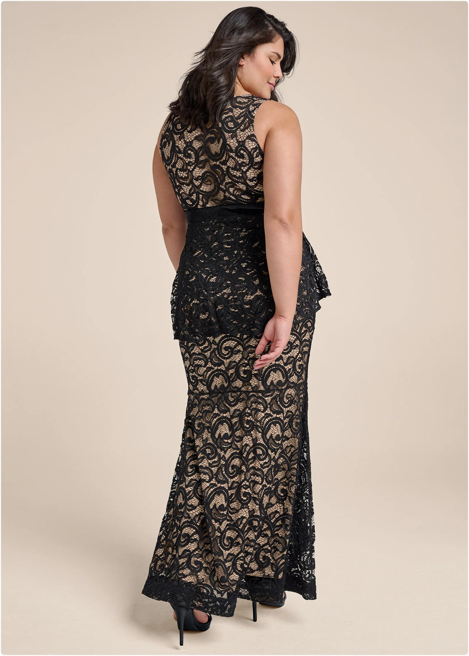 Tiered lace gown - Black