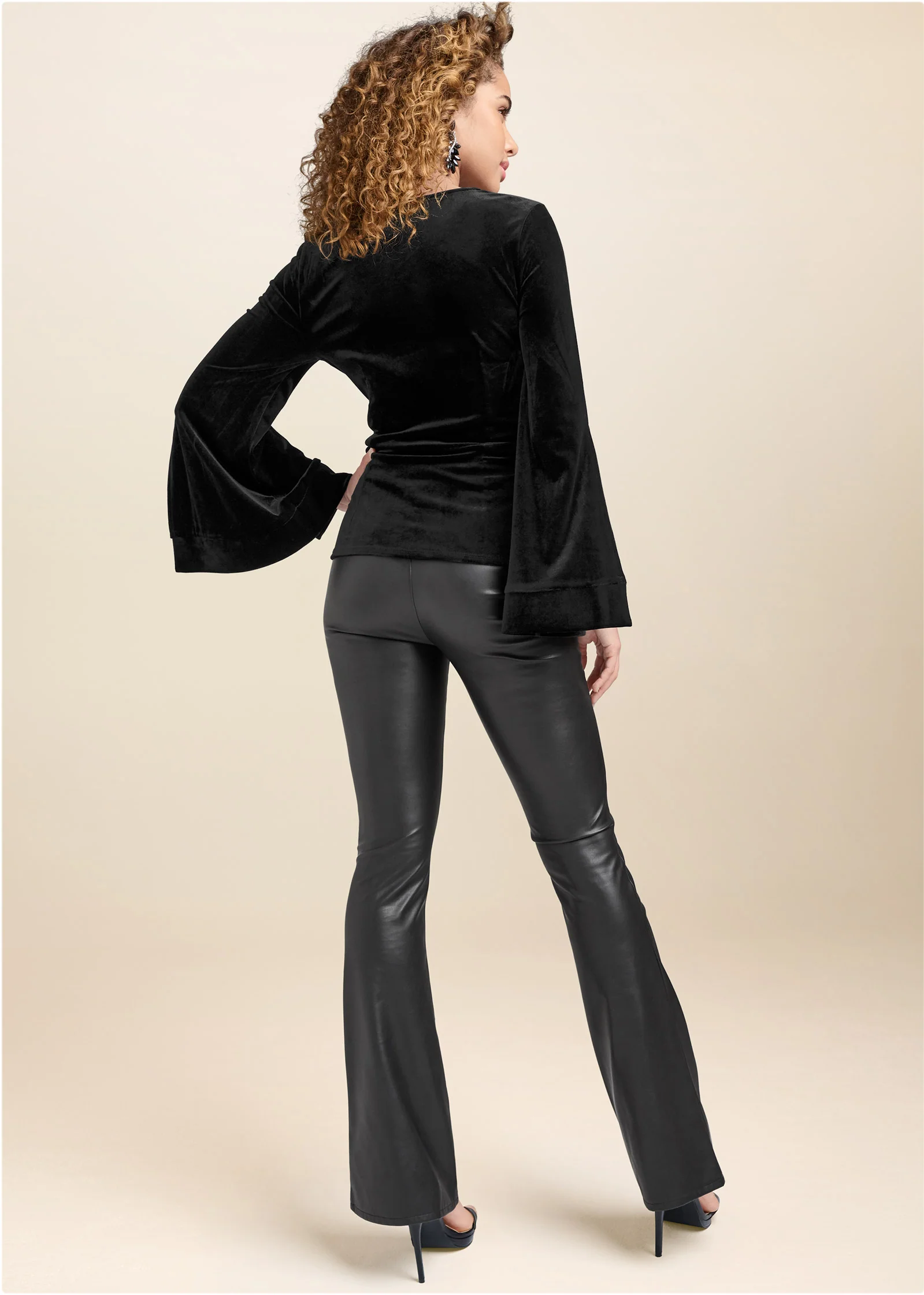 Strappy V-neck velvet top - Black