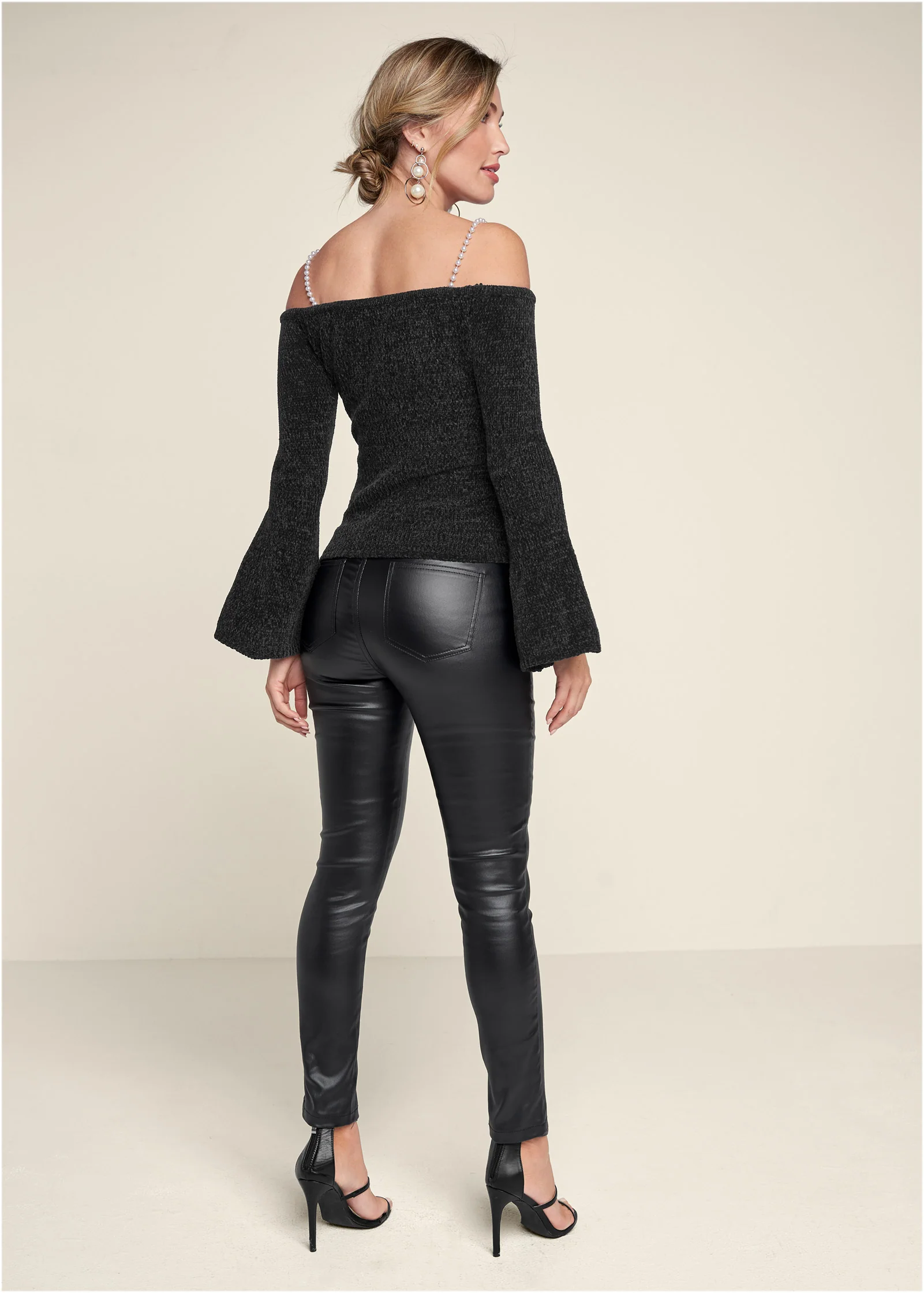 Off shoulder pearl strap chenille sweater - Black