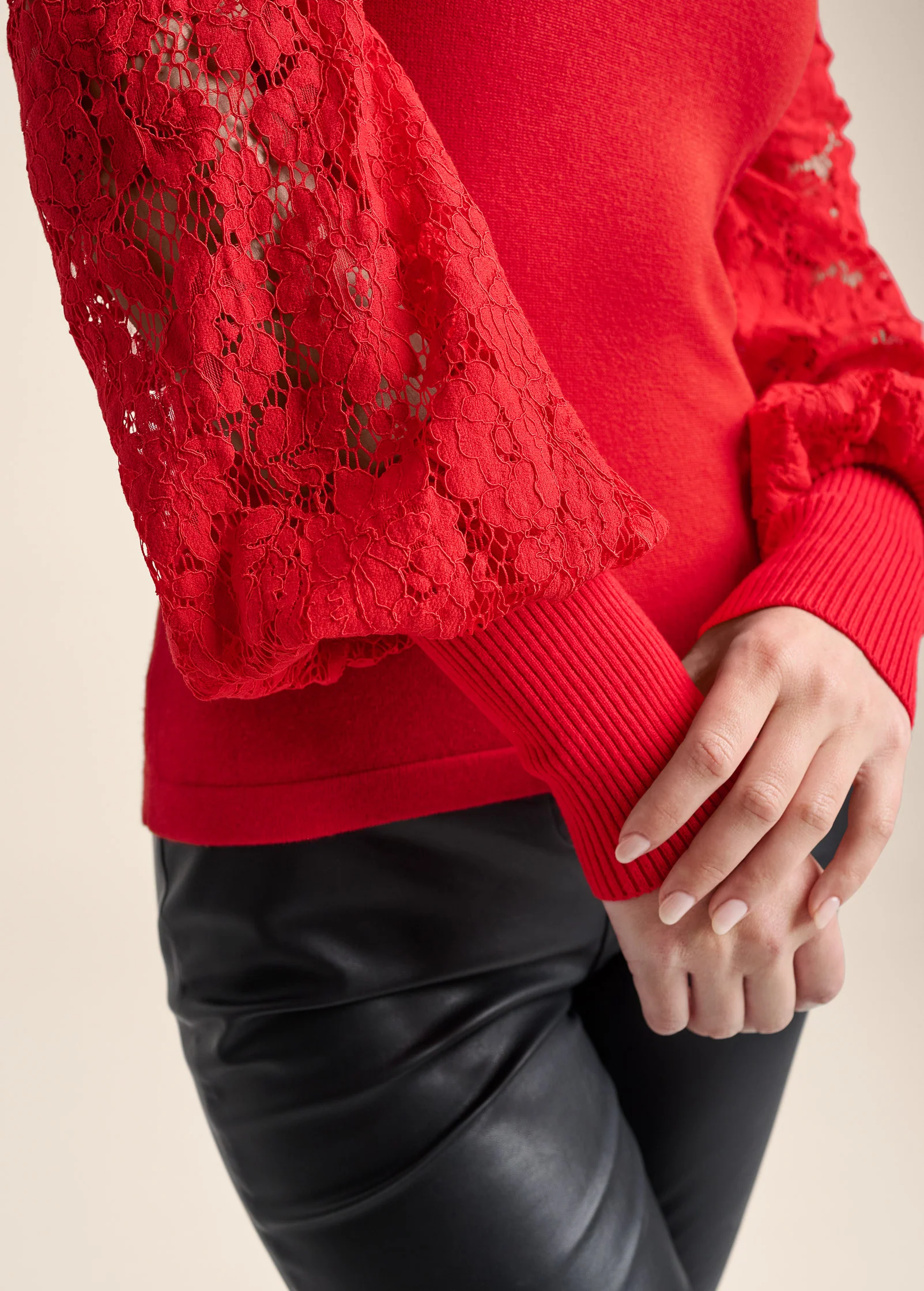 Cold-shoulder lace sweater - Red
