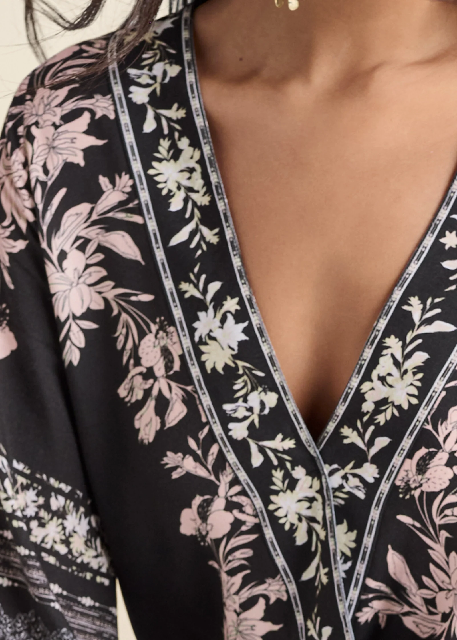 Bell sleeve print wrap top - Black Multi