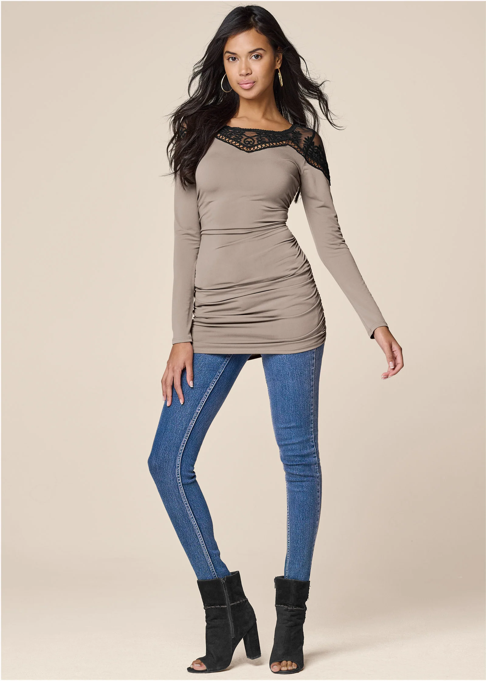 Lace neckline ruched top - Beige Multi