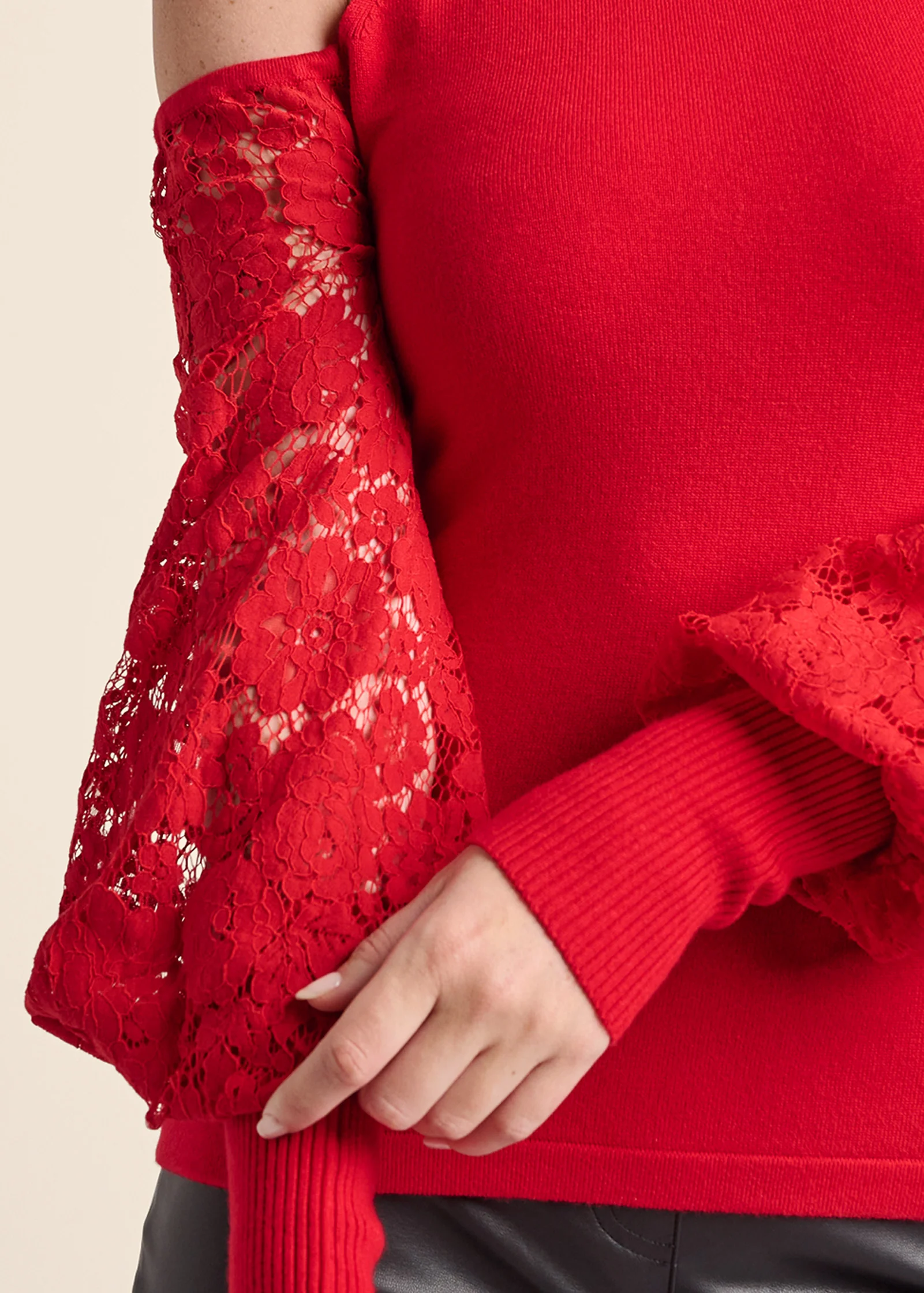 Cold-shoulder lace sweater - Red