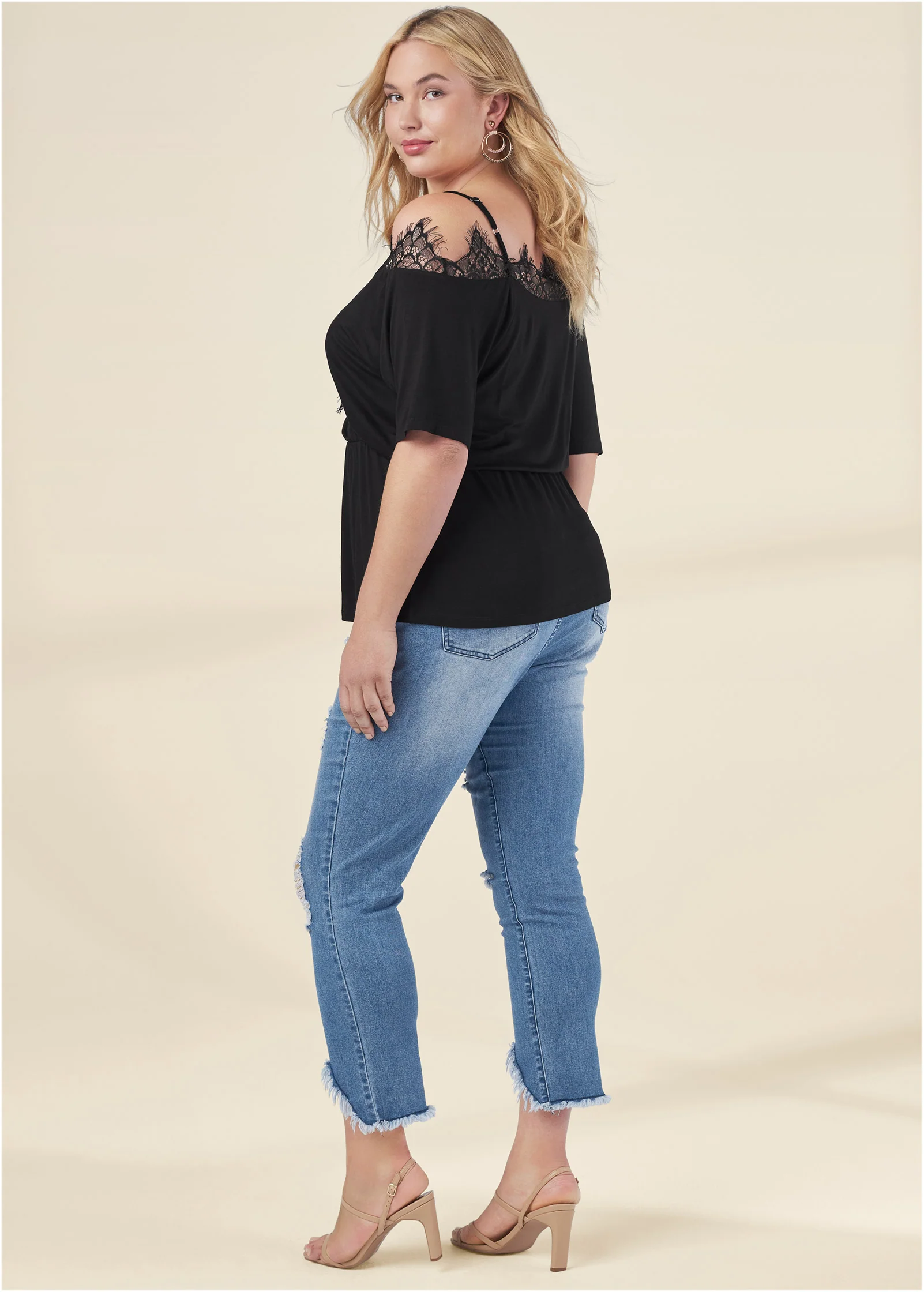 Cold-shoulder lace top - Black