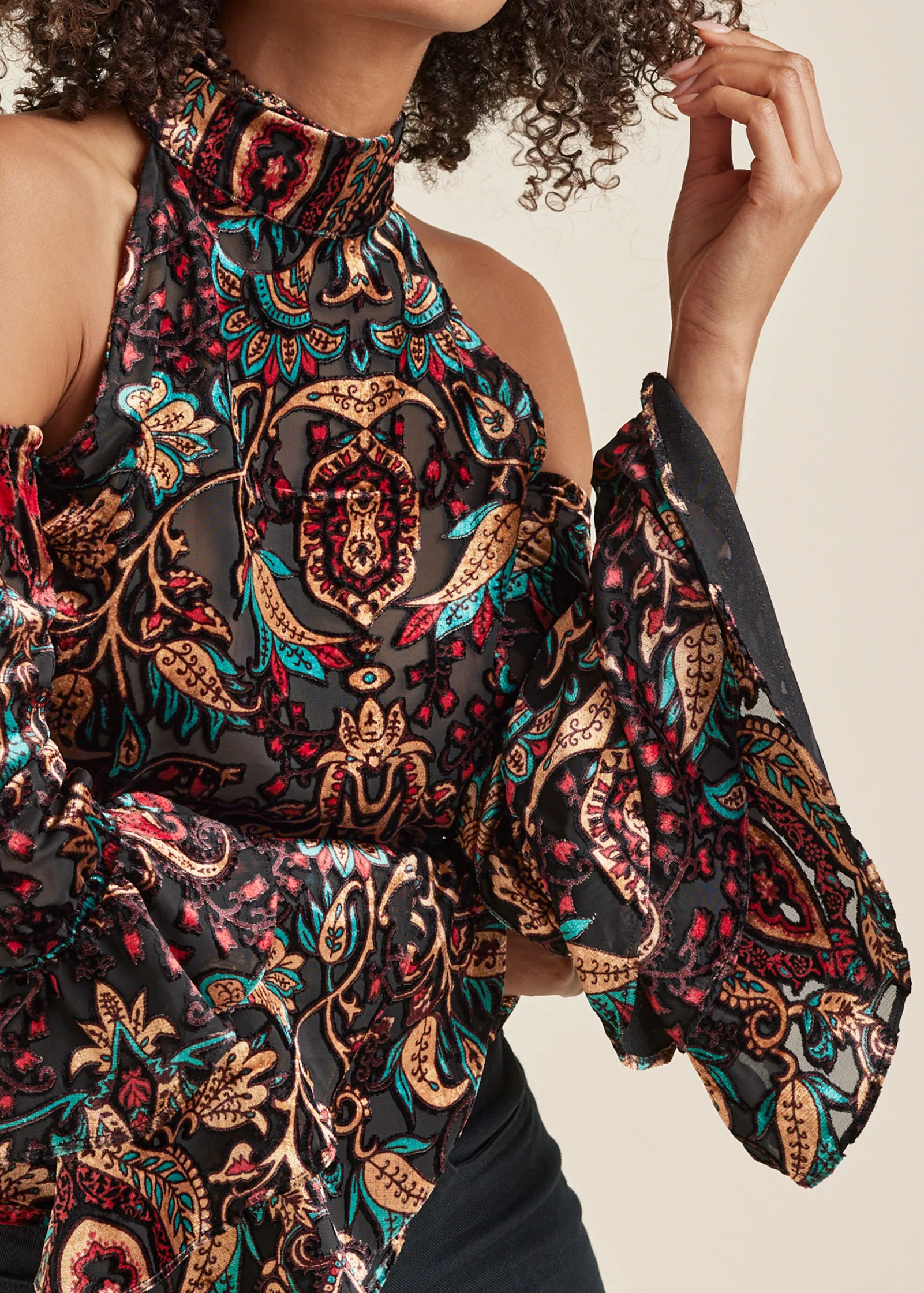 Cold shoulder ruffle top - Black Multi