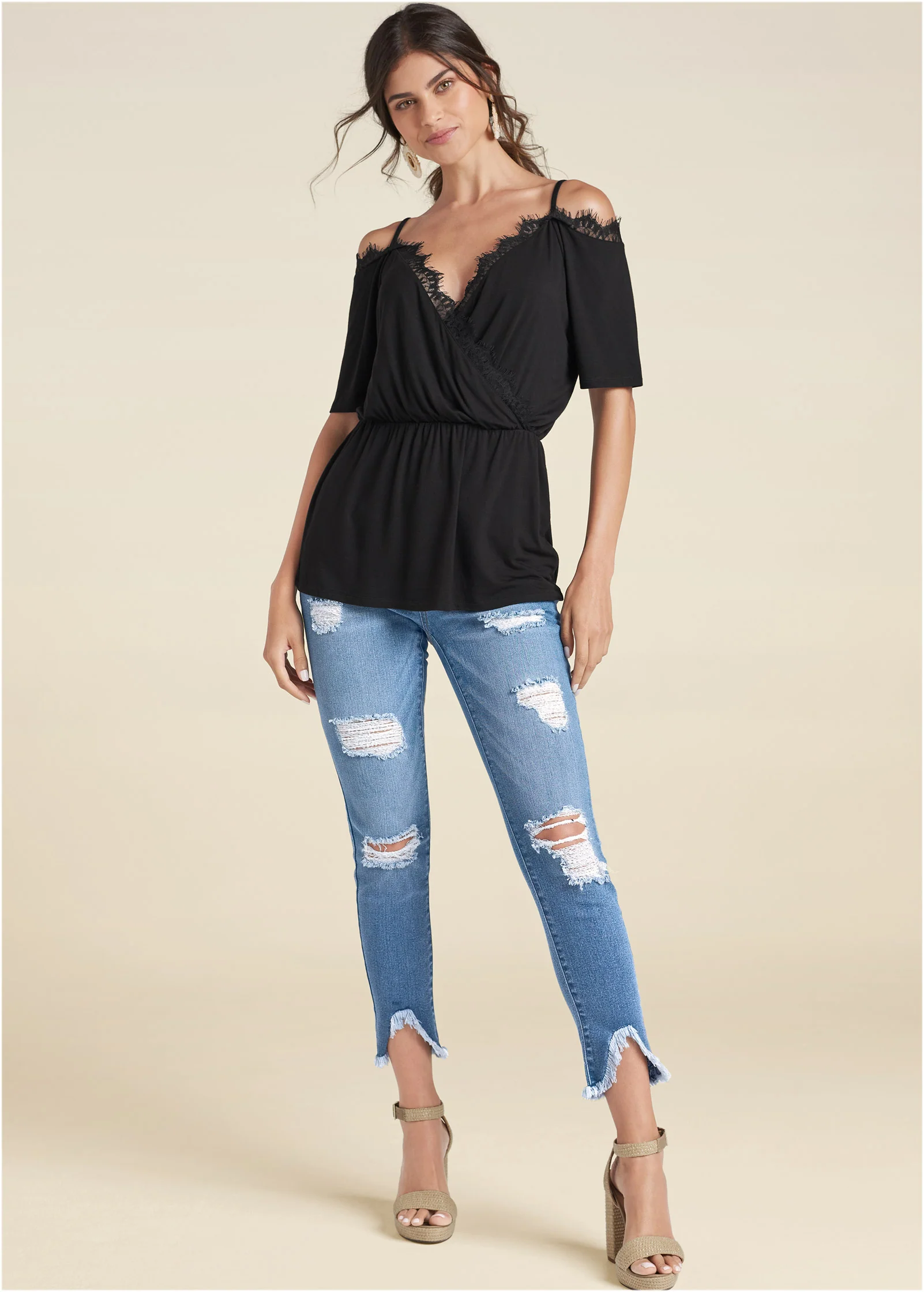 Cold-shoulder lace top - Black