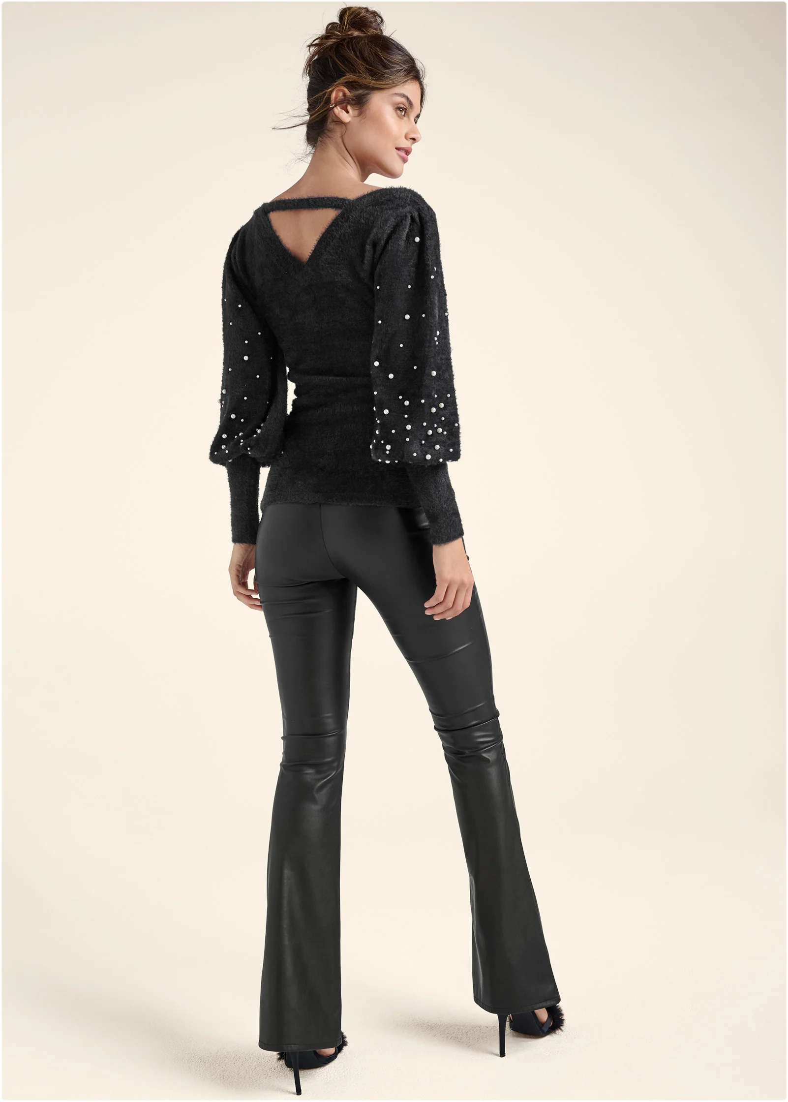 Cozy bubble sleeve sweaters with pearls - Black