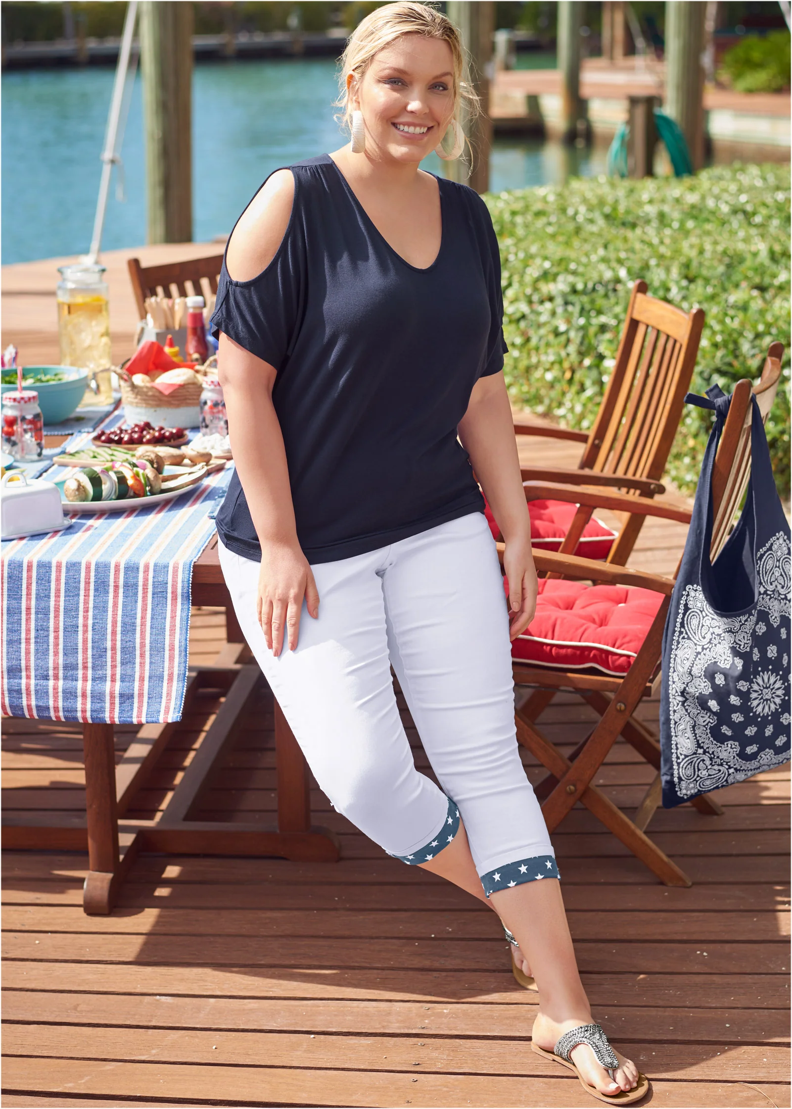 Cold-shoulder V-neck top - Navy