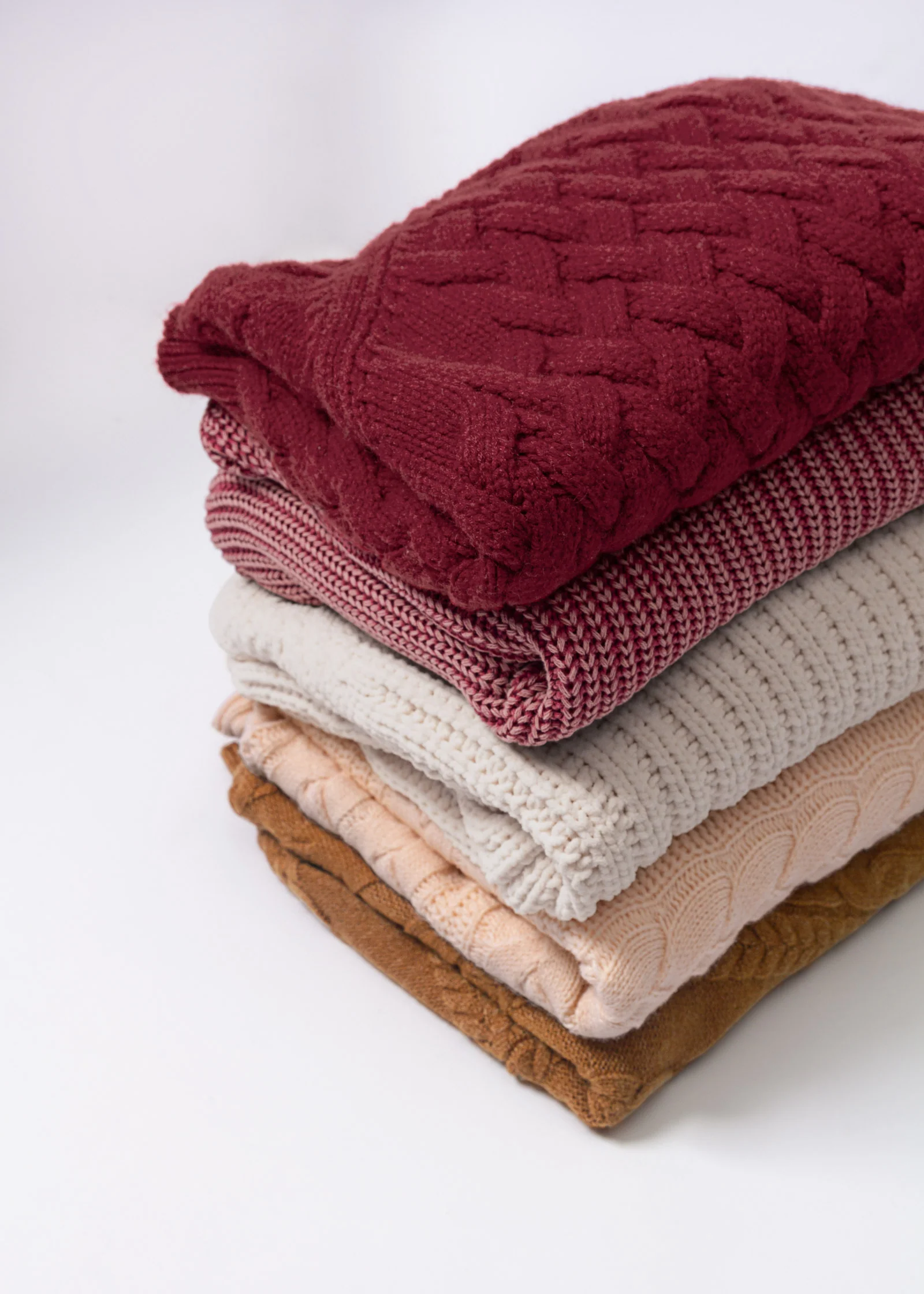 Cold shoulder mock neck sweater - Pink