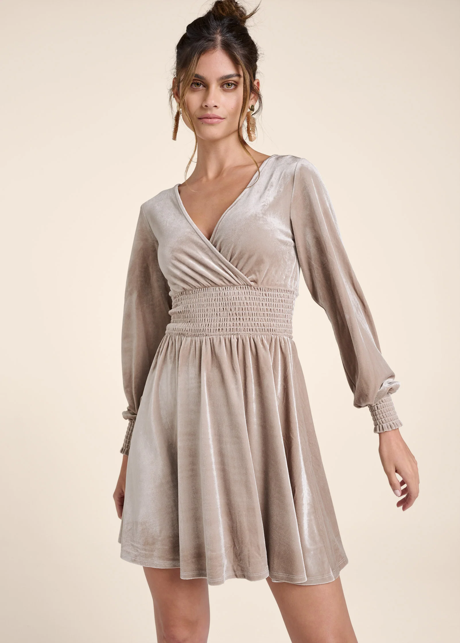 Lace-up back velvet dress - Taupe