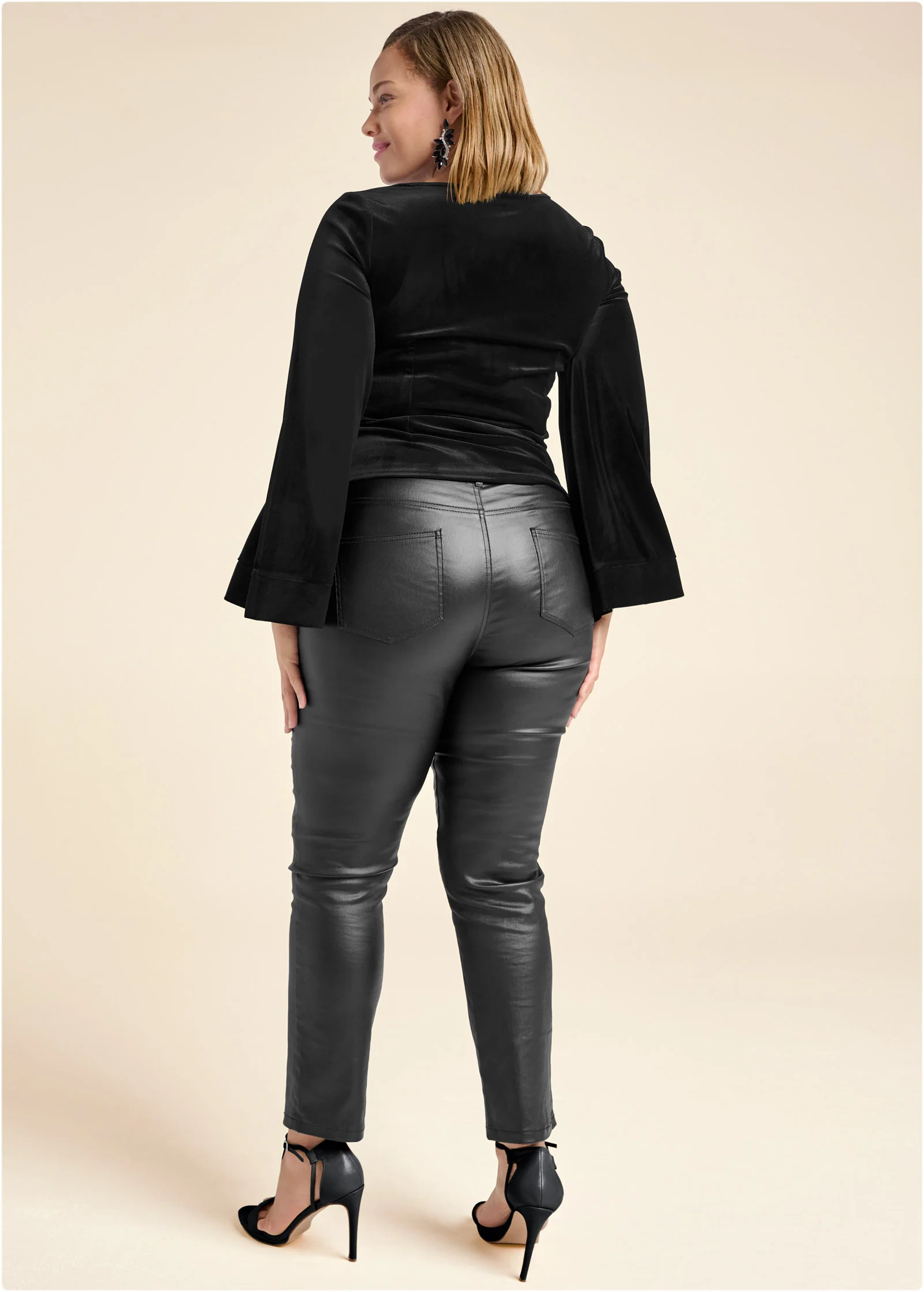 Strappy V-neck velvet top - Black