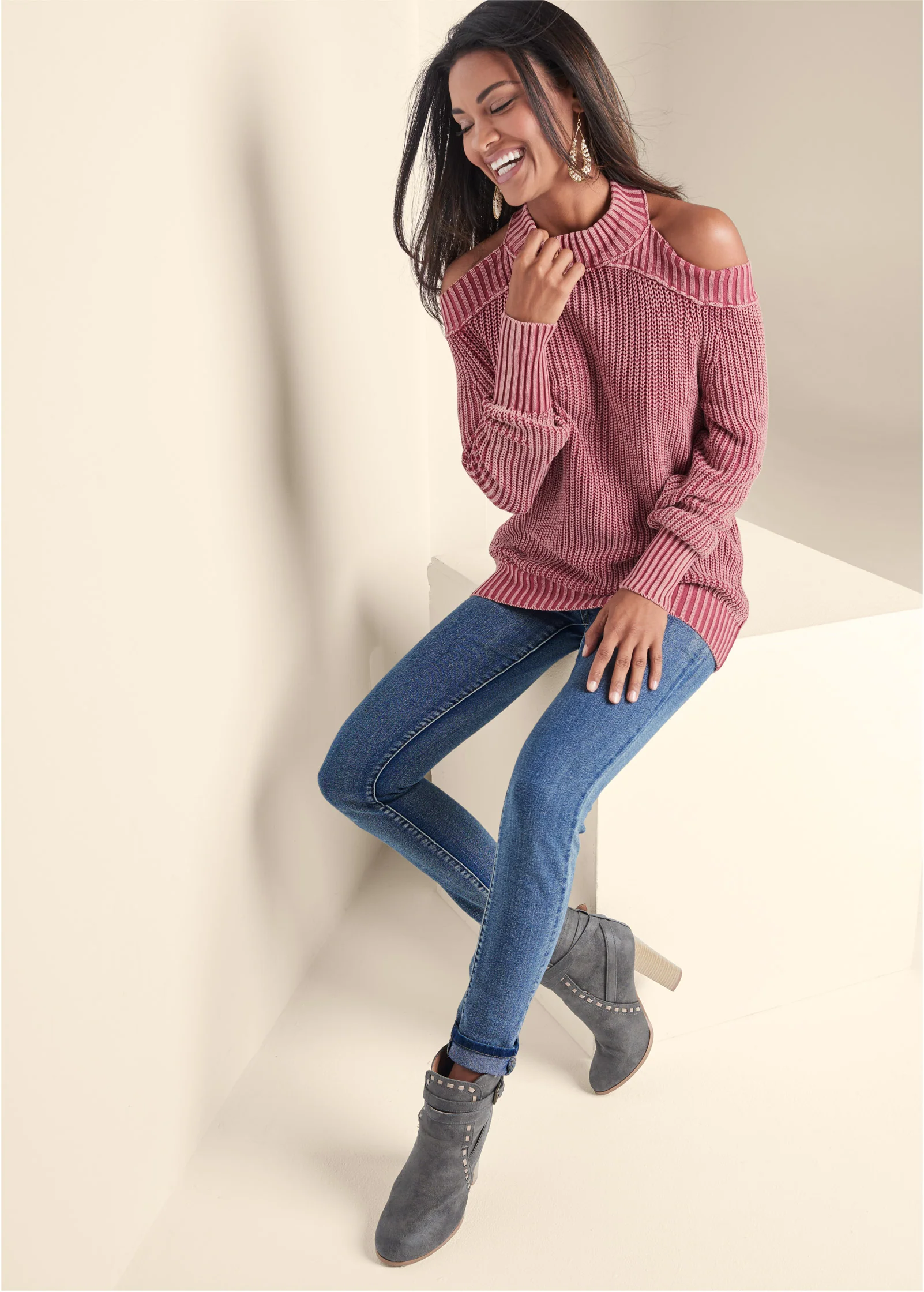 Cold shoulder mock neck sweater - Pink