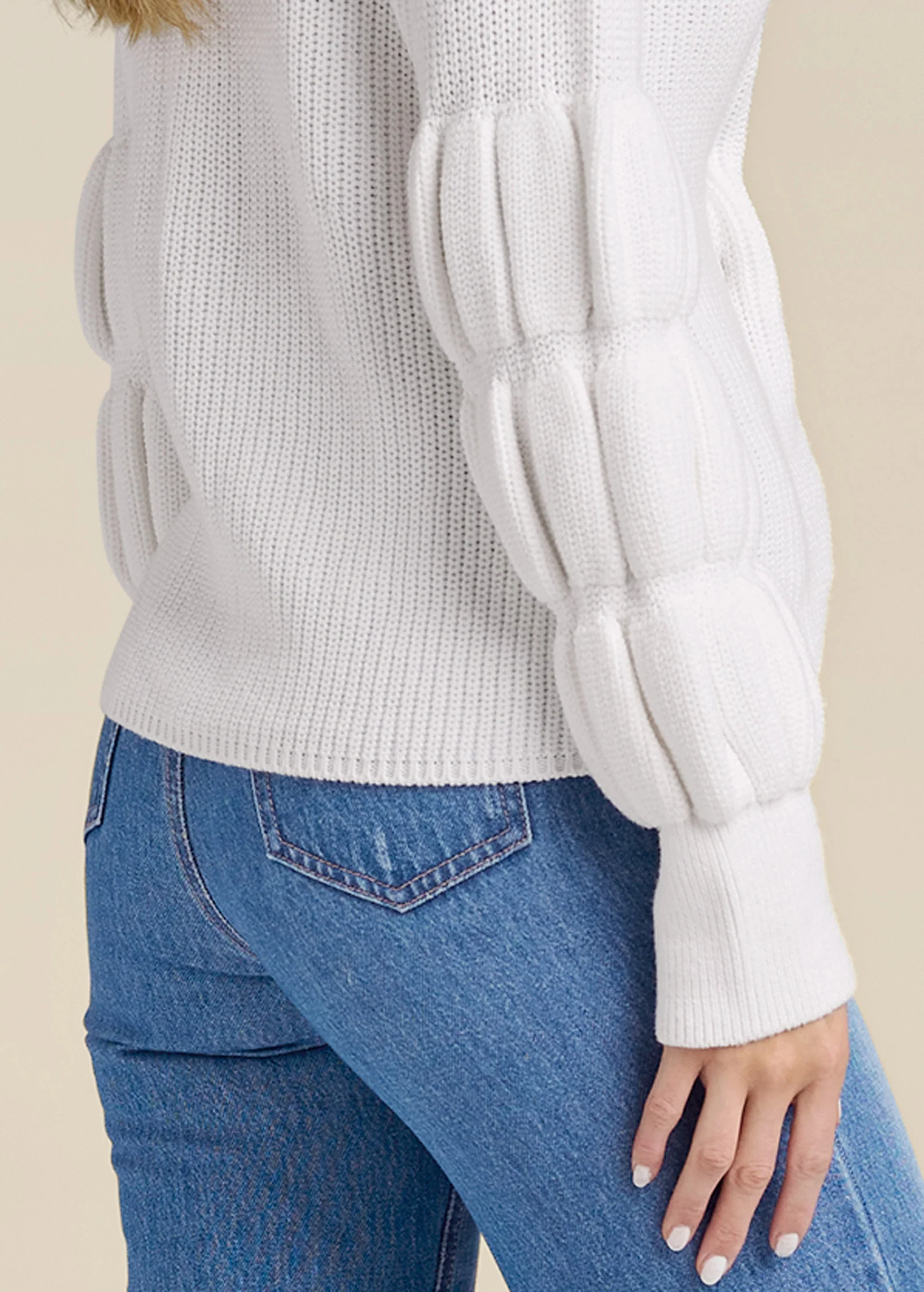 Keyhole tiered sleeve sweater - White