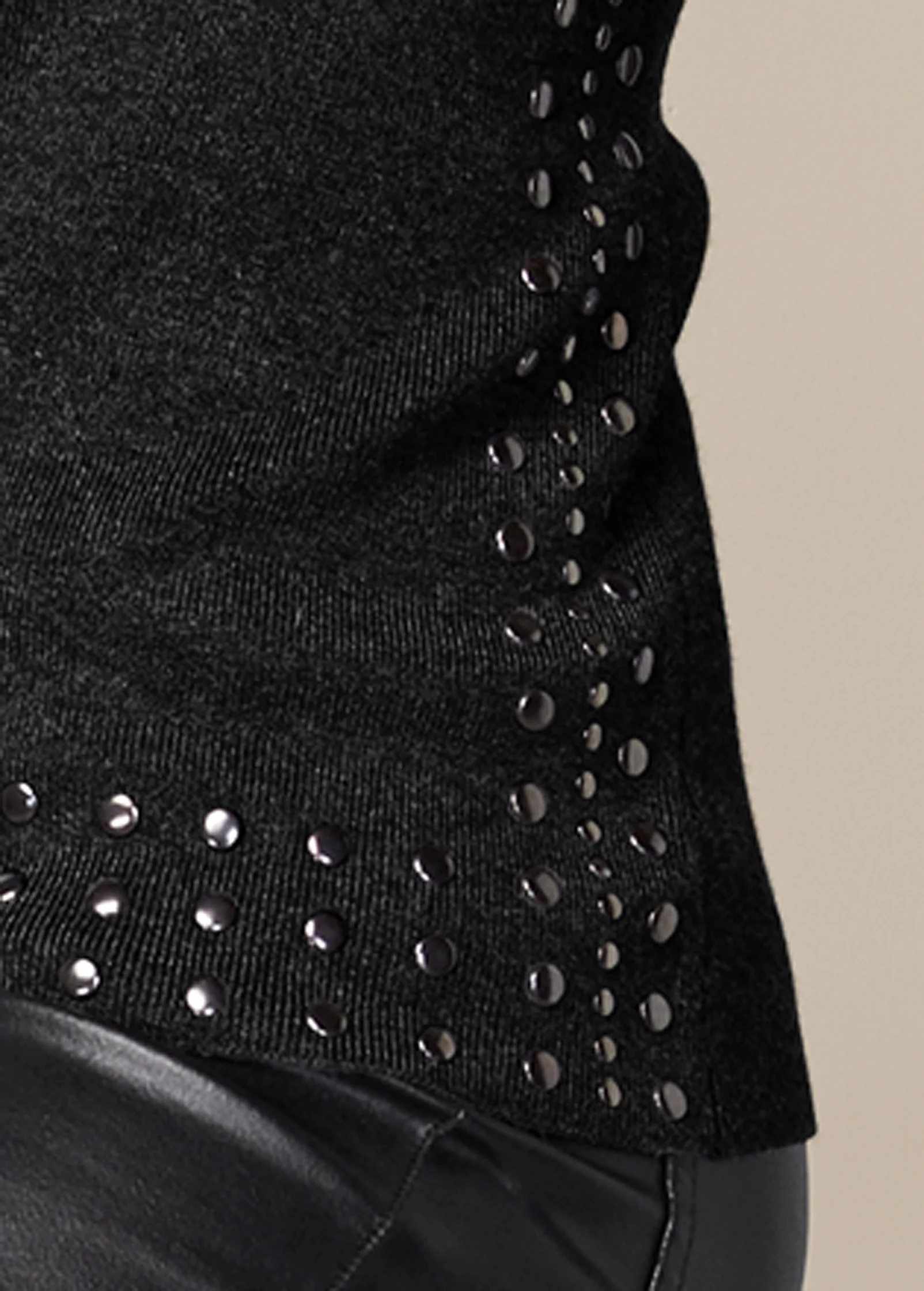 Stud trim sweater - Black