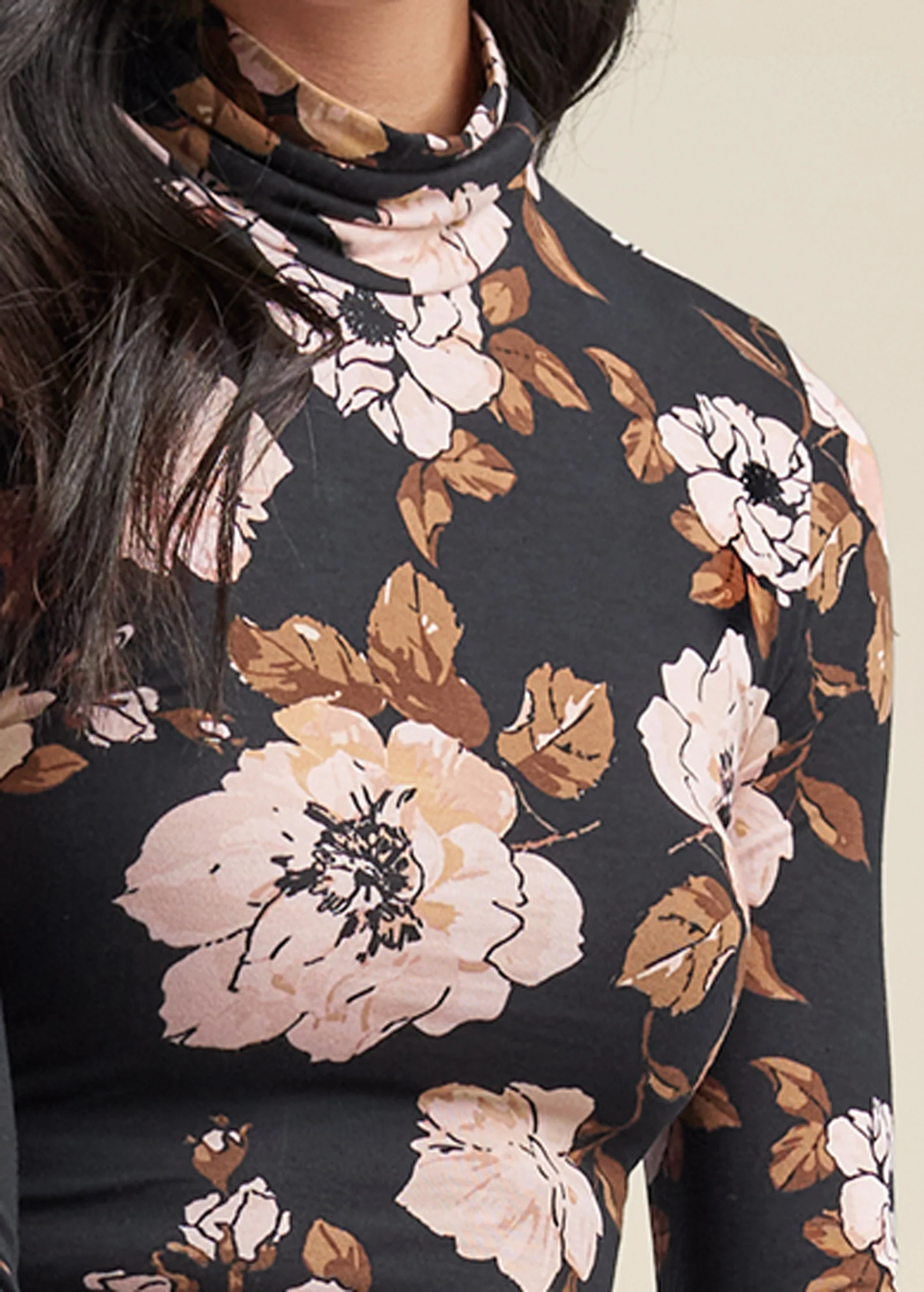 Back cut-out casual top - Black Multi