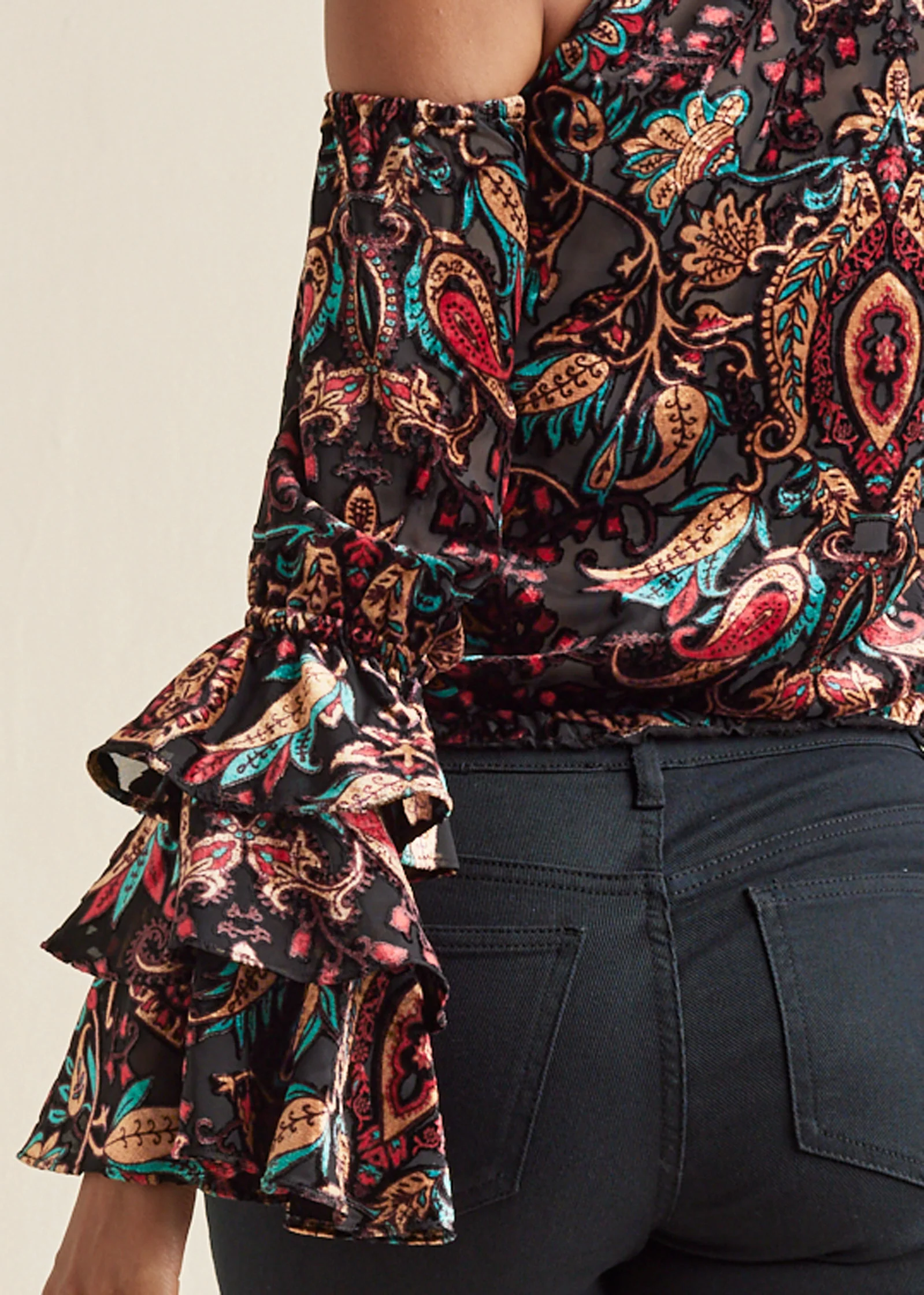 Cold shoulder ruffle top - Black Multi