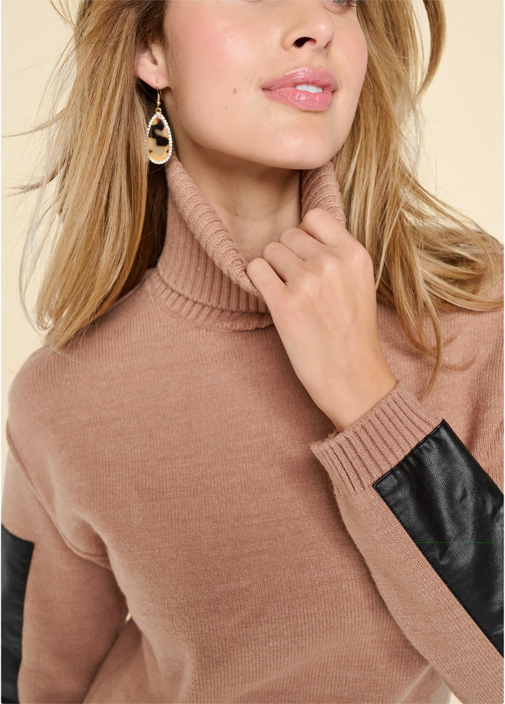 Two-tone turtleneck sweater - Tan Multi