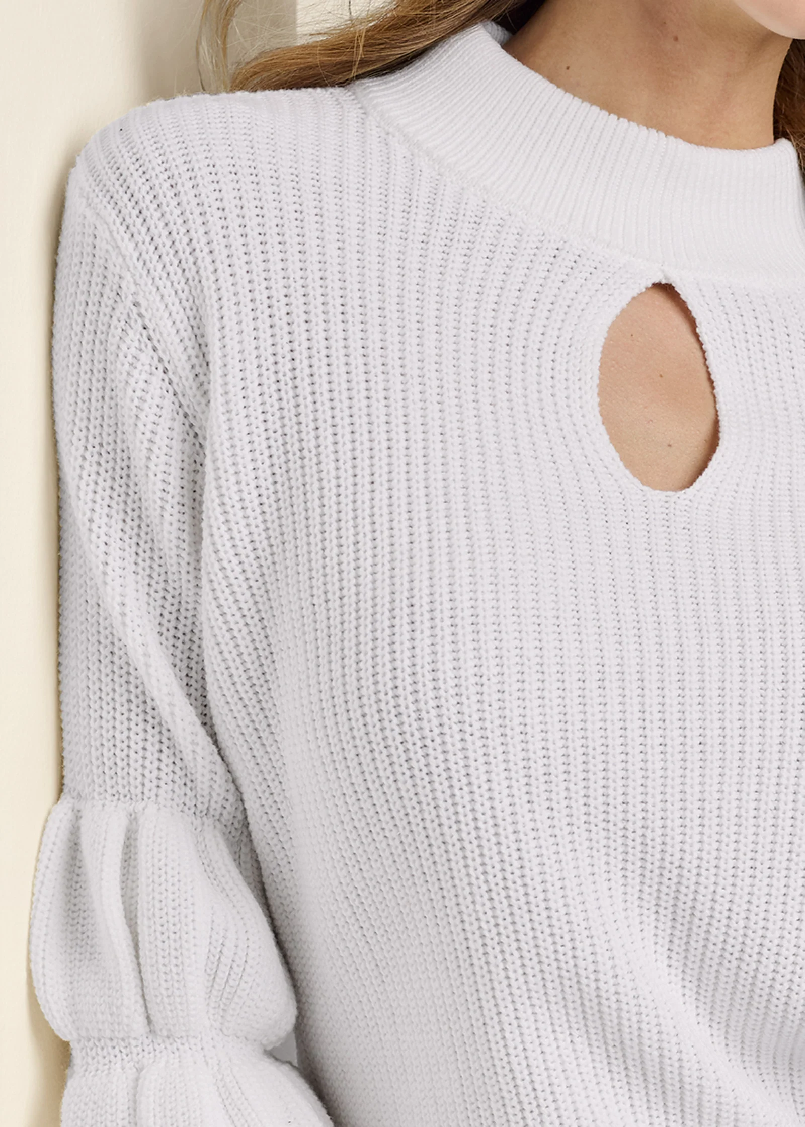 Keyhole tiered sleeve sweater - White