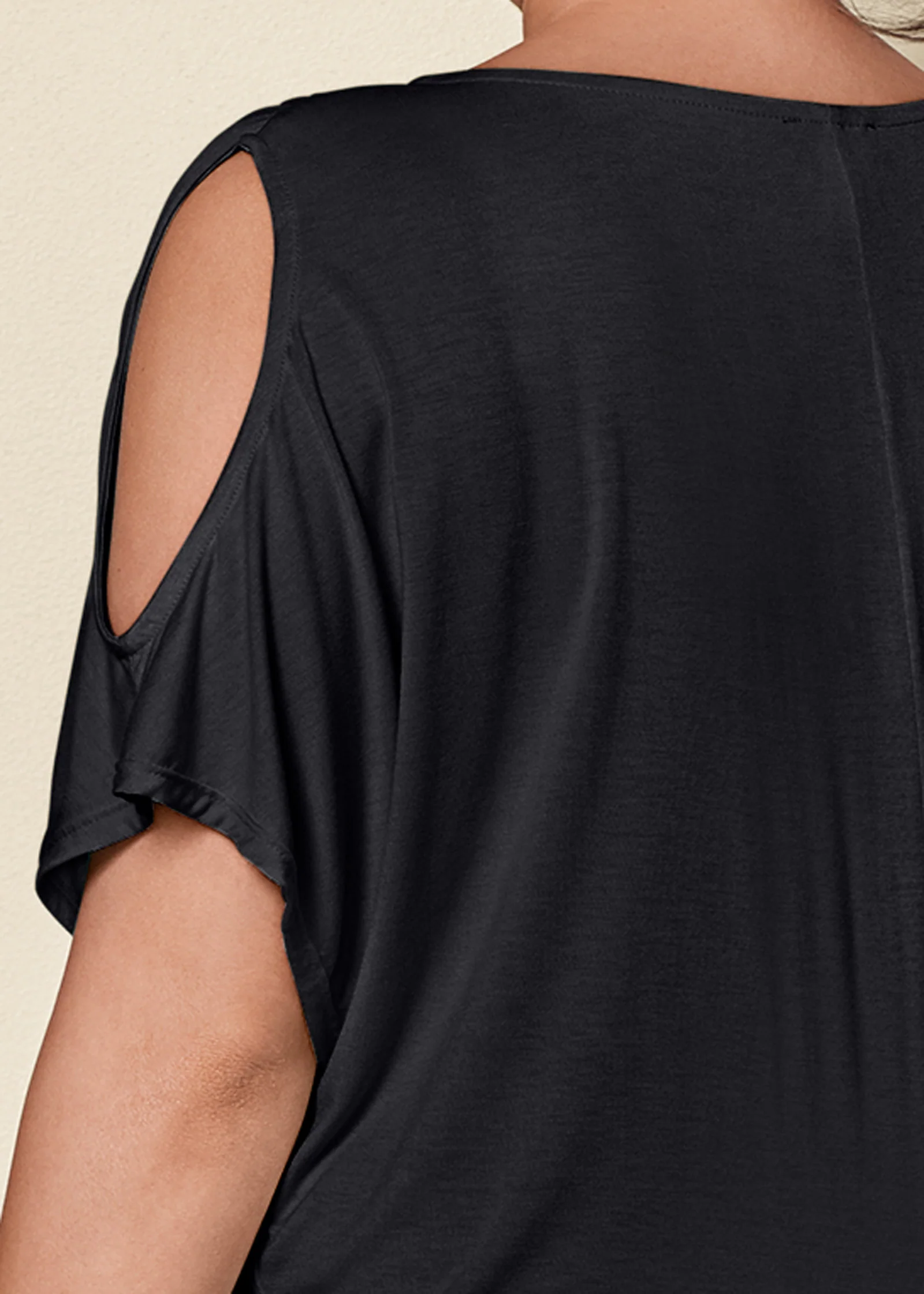 Cold-shoulder V-neck top - Black