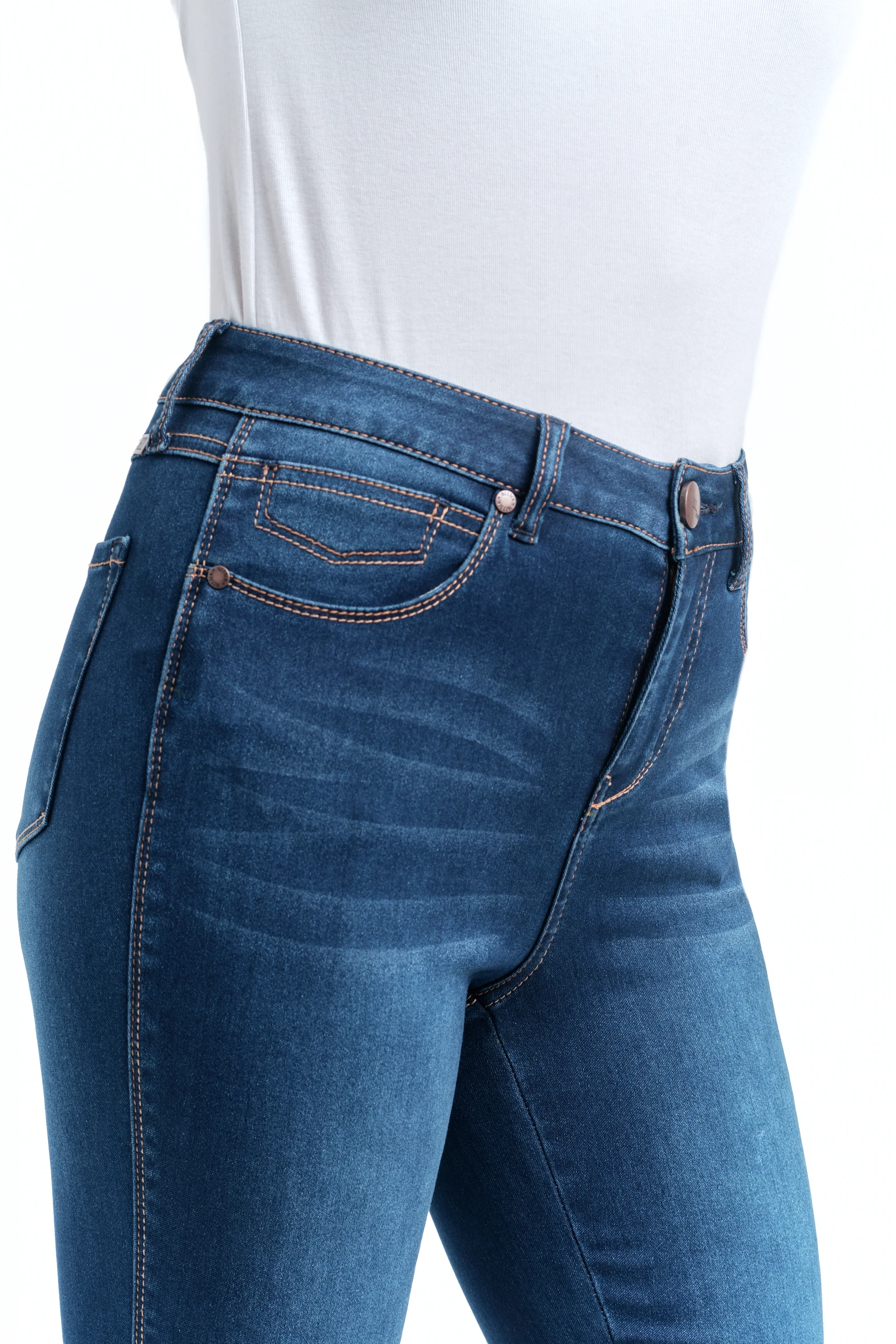 Gia Butter Ankle Skinny in Lennox