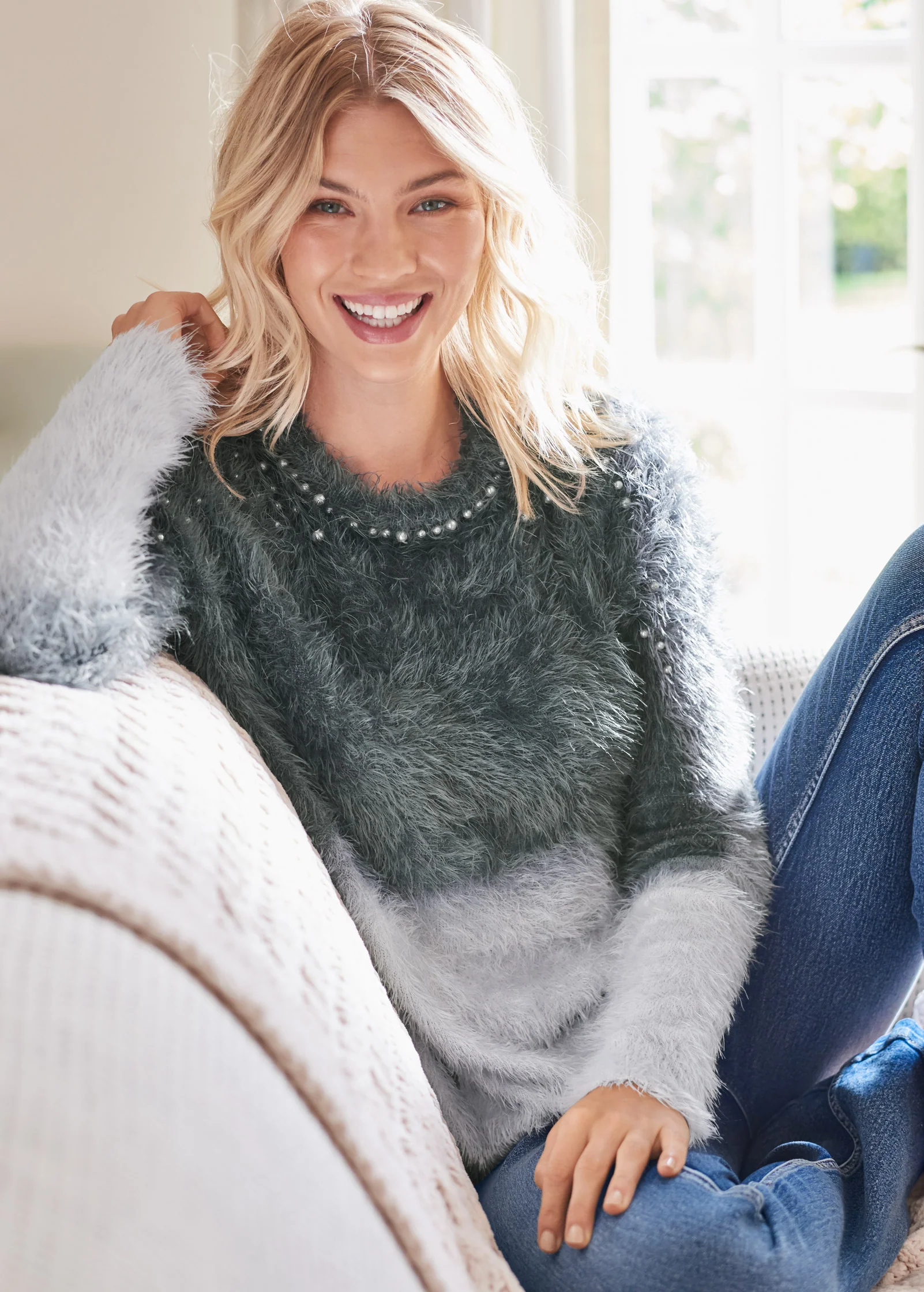 Cozy pearl trim sweater - Grey Multi