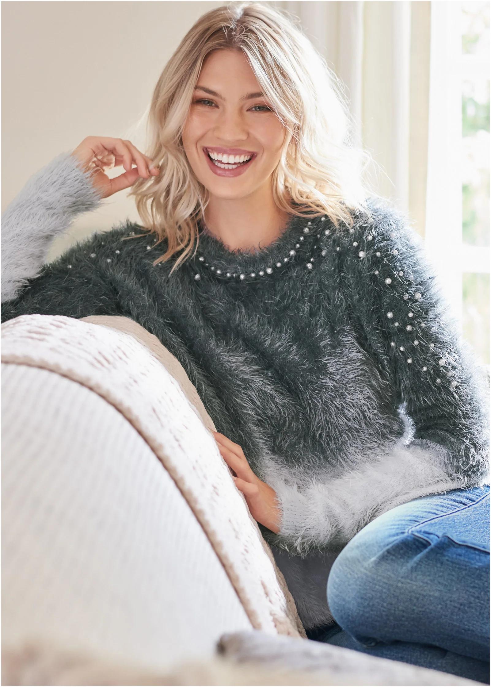 Cozy pearl trim sweater - Grey Multi