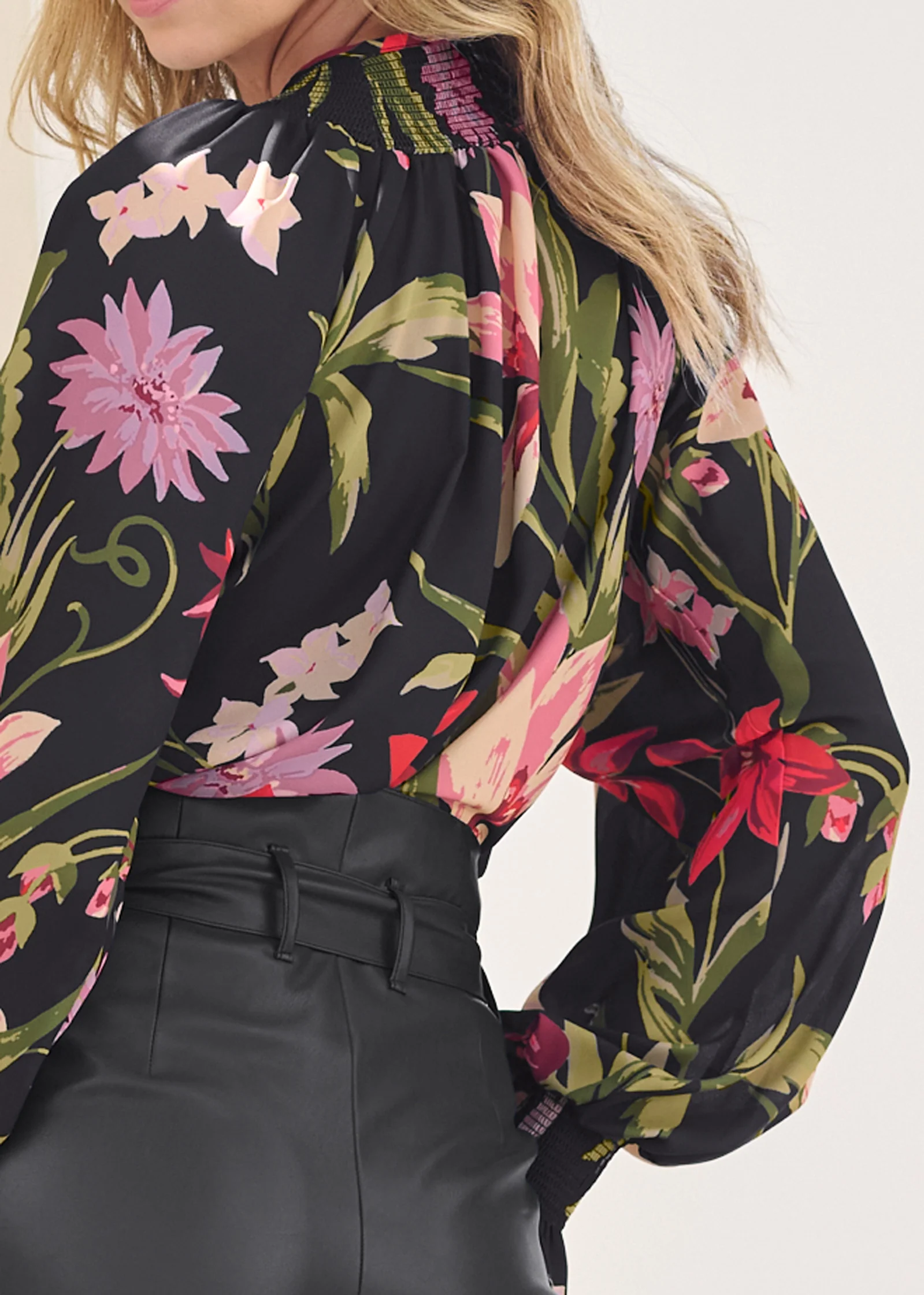 Floral tassel-tie blouse - Black & Pink